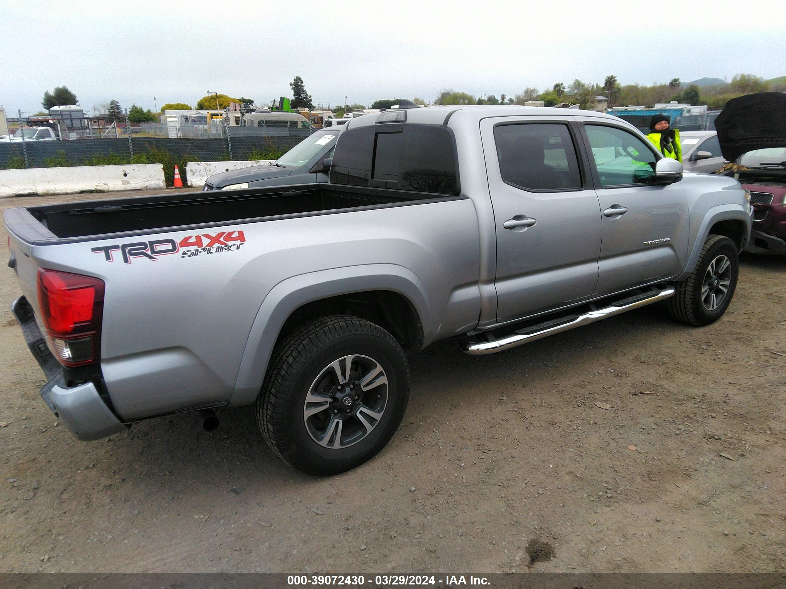 Photo 3 VIN: 3TMDZ5BN4KM065141 - TOYOTA TACOMA 