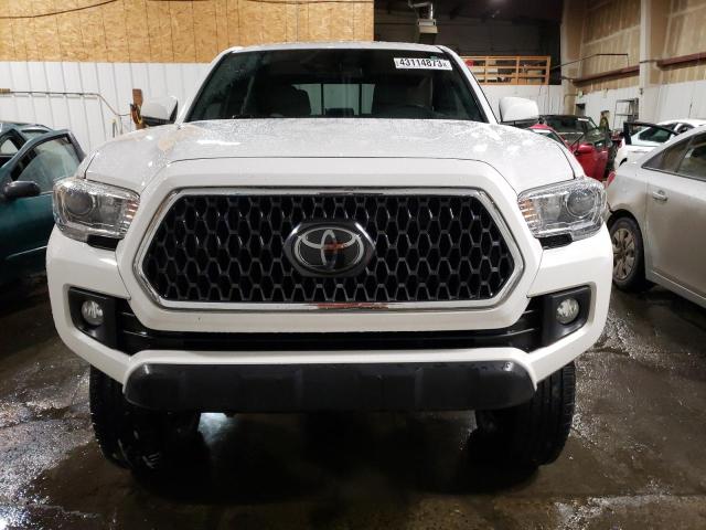 Photo 4 VIN: 3TMDZ5BN5JM050646 - TOYOTA TACOMA DOU 