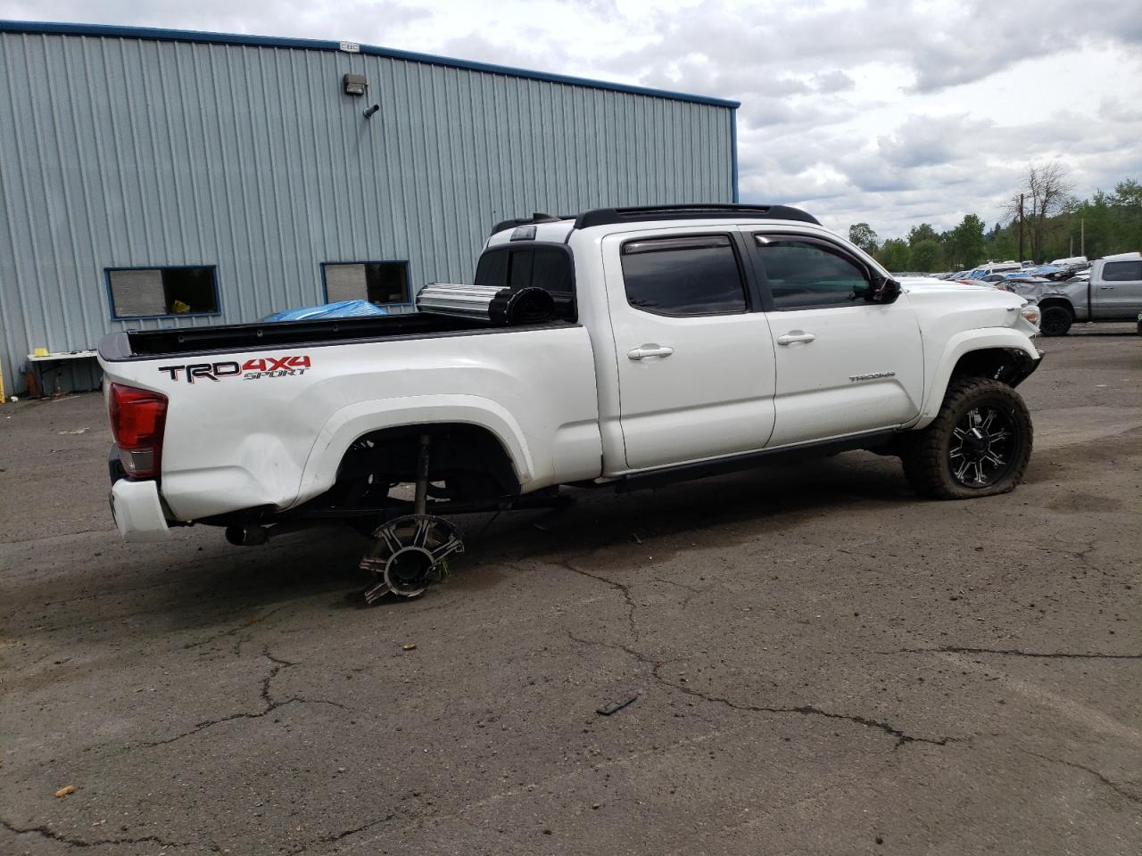 Photo 2 VIN: 3TMDZ5BN7GM004728 - TOYOTA TACOMA 