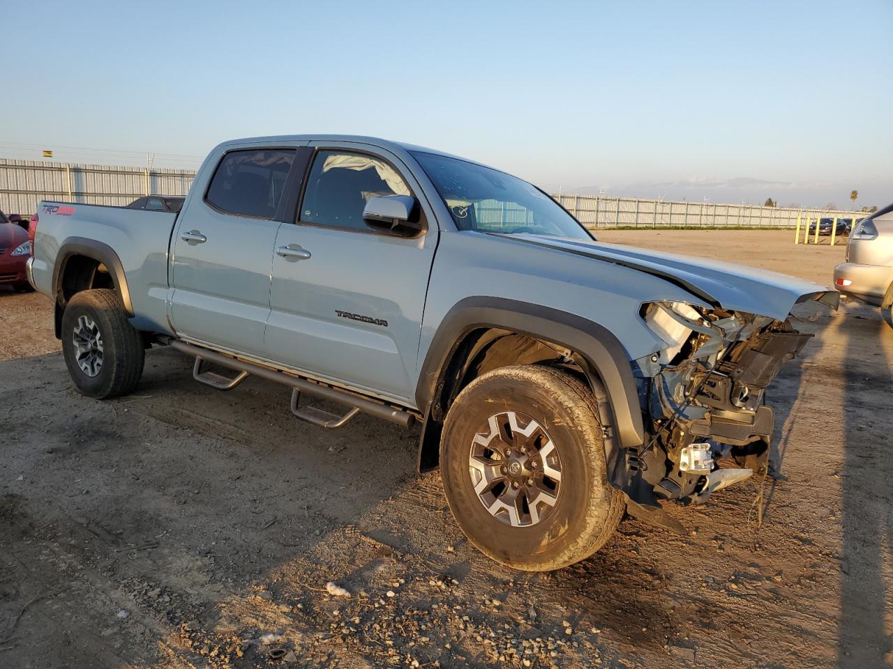 Photo 3 VIN: 3TMDZ5BN8KM055843 - TOYOTA TACOMA 