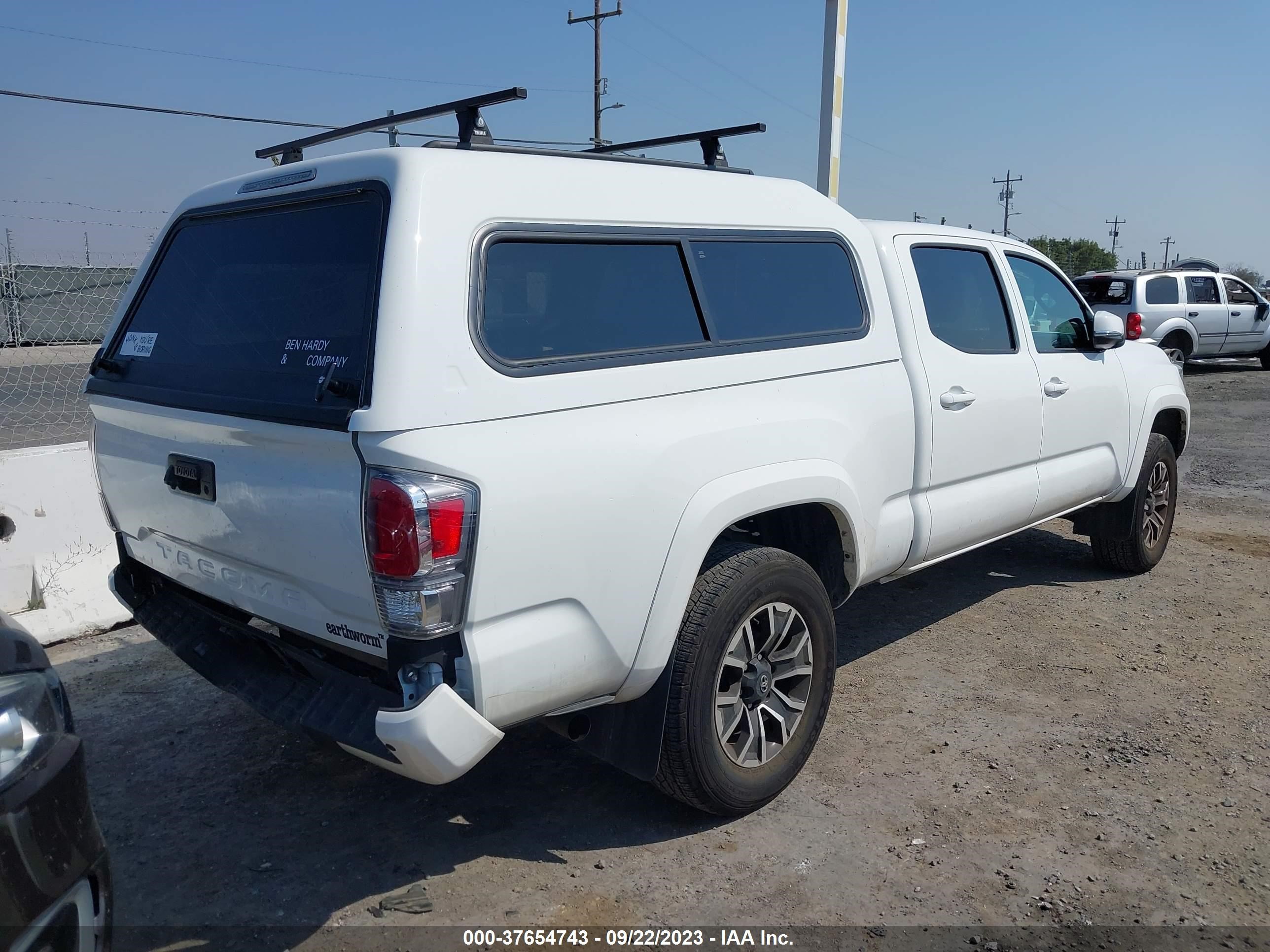 Photo 3 VIN: 3TMDZ5BN8NM126706 - TOYOTA TACOMA 