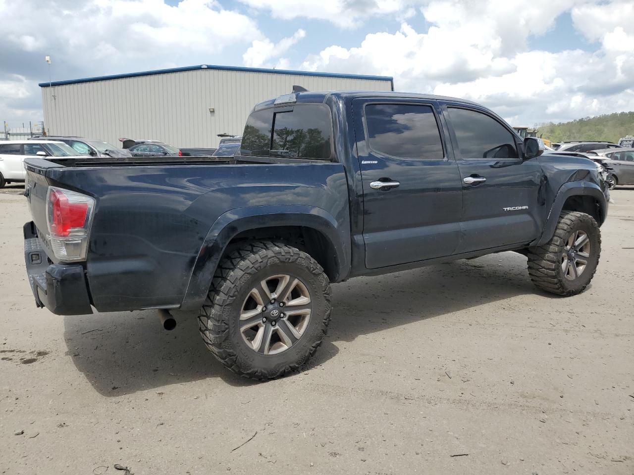 Photo 2 VIN: 3TMGZ5AN7JM156742 - TOYOTA TACOMA 