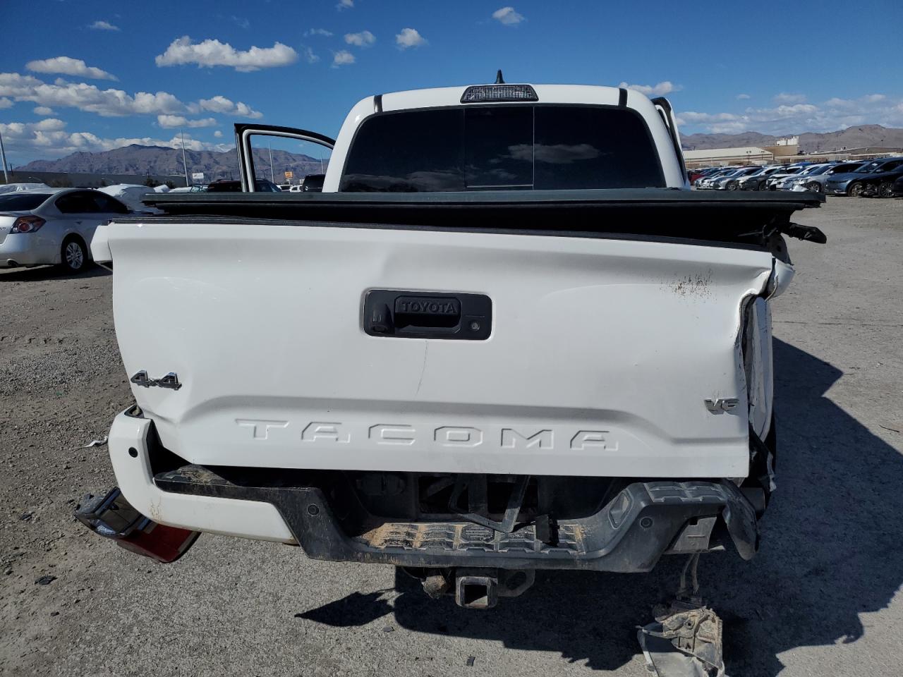 Photo 5 VIN: 3TMGZ5AN7JM162377 - TOYOTA TACOMA 