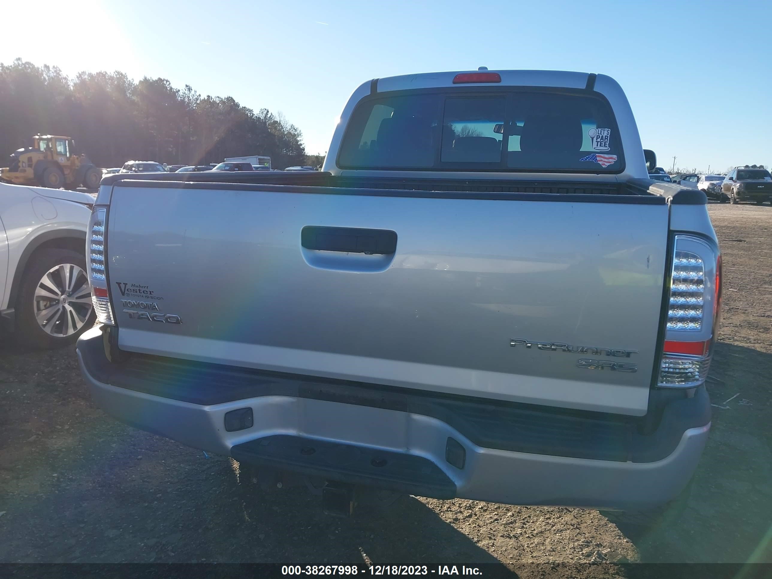 Photo 15 VIN: 3TMJU4GN0AM101815 - TOYOTA TACOMA 