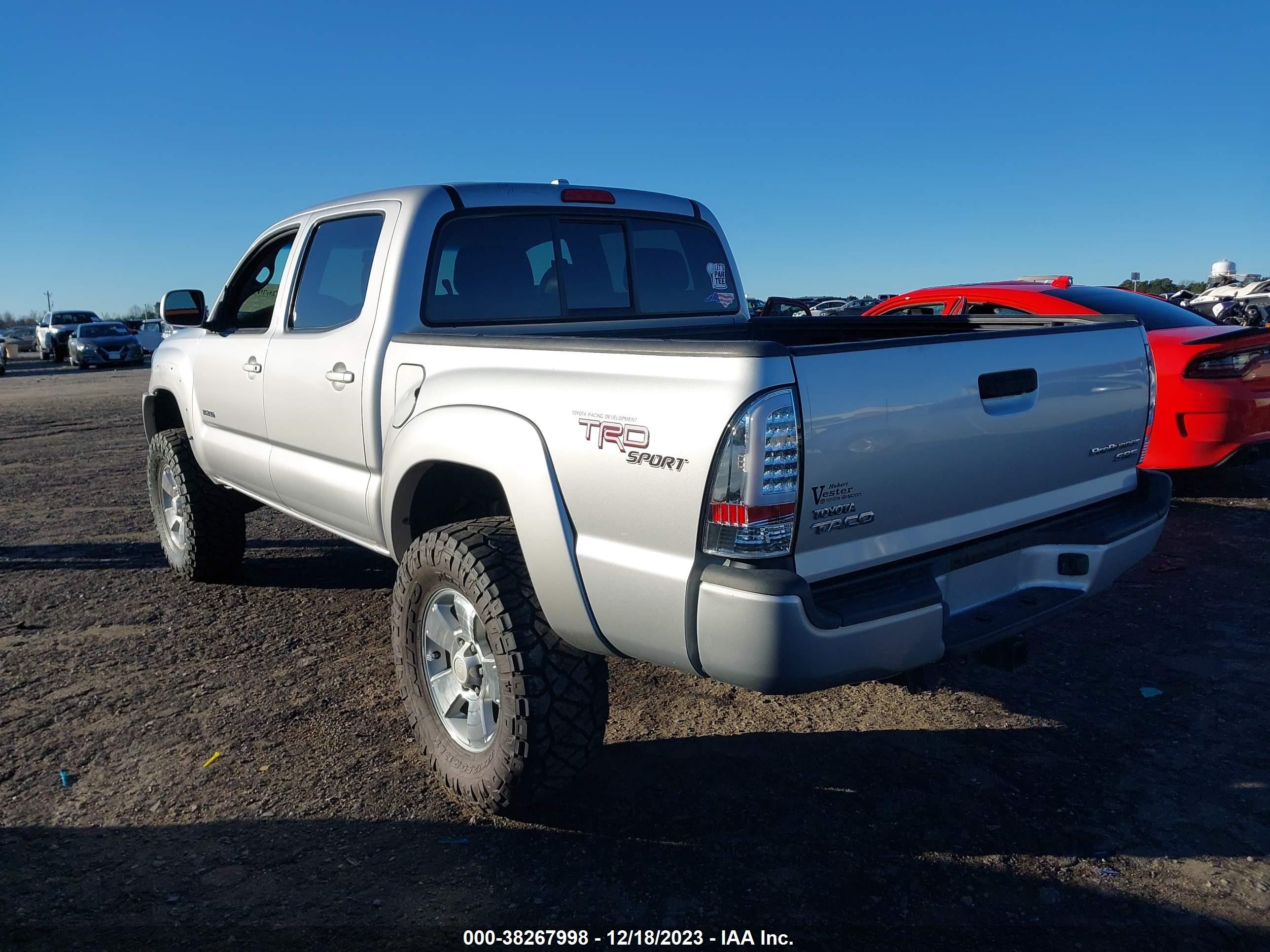 Photo 2 VIN: 3TMJU4GN0AM101815 - TOYOTA TACOMA 