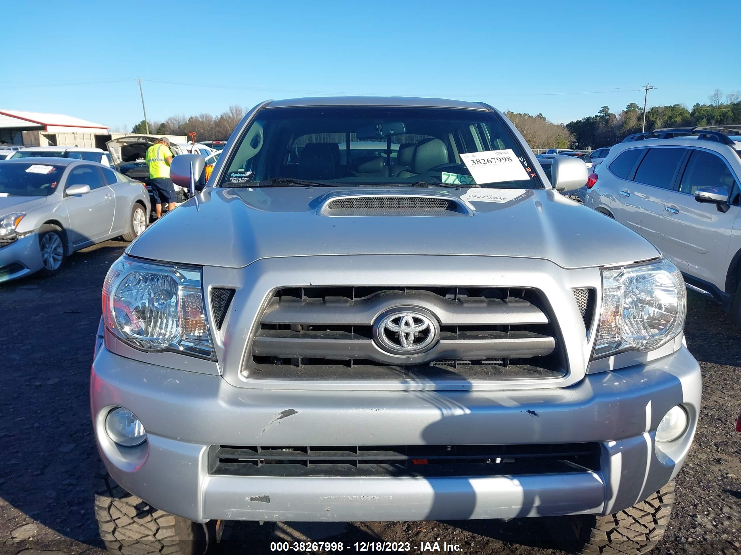 Photo 5 VIN: 3TMJU4GN0AM101815 - TOYOTA TACOMA 