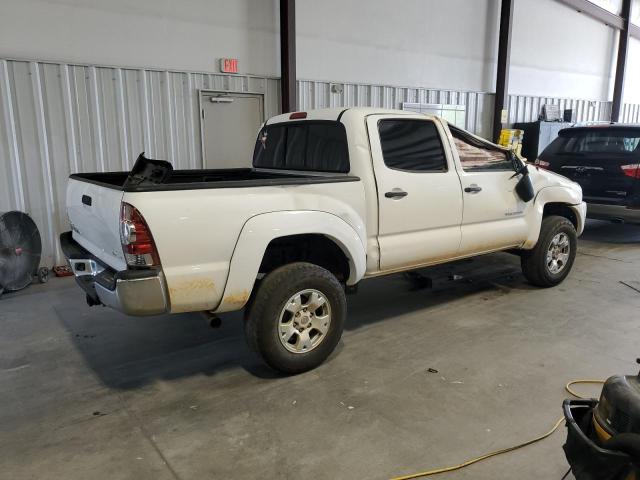 Photo 2 VIN: 3TMJU4GN0BM112458 - TOYOTA TACOMA DOU 