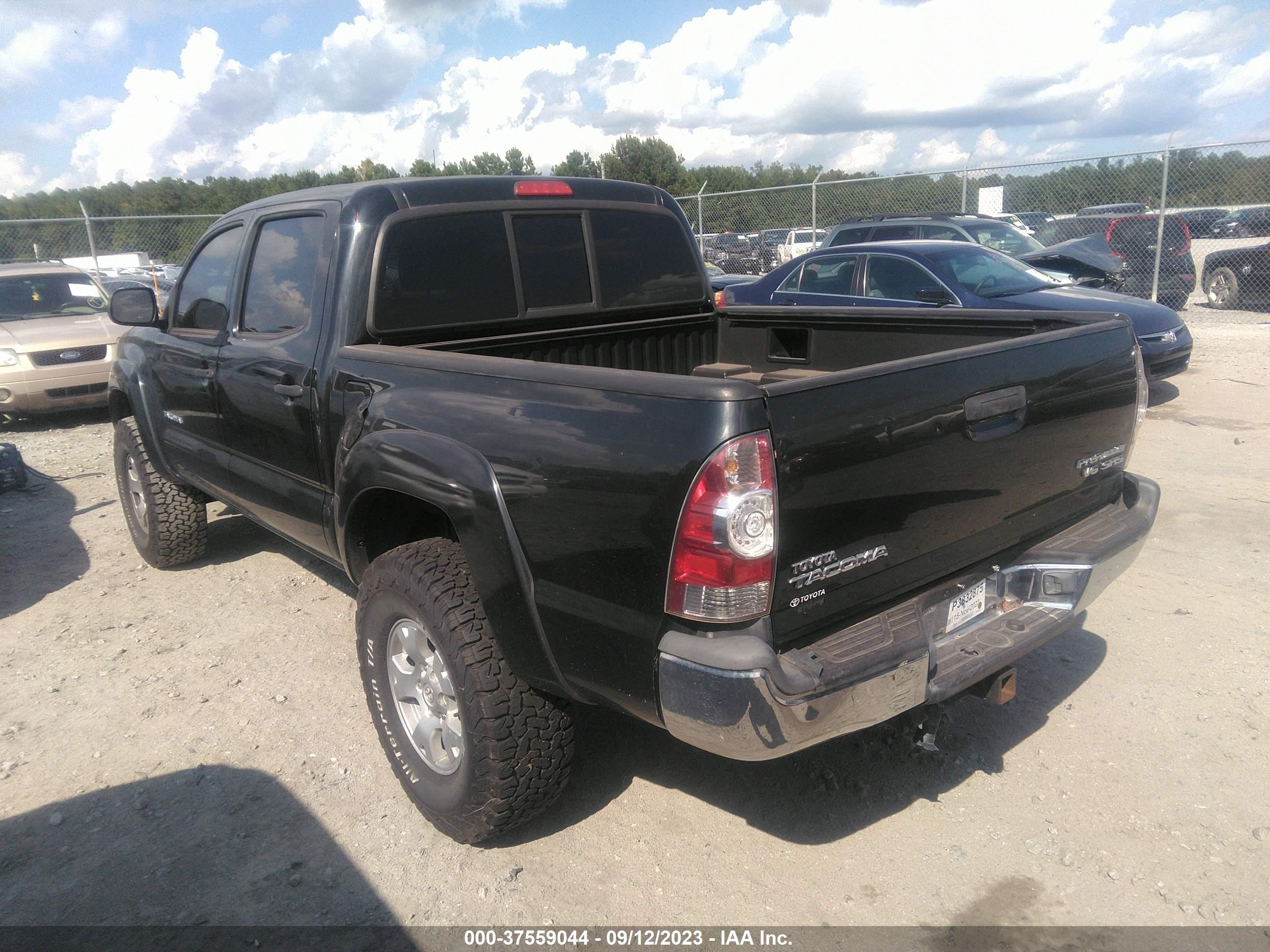 Photo 2 VIN: 3TMJU4GN3AM101050 - TOYOTA TACOMA 