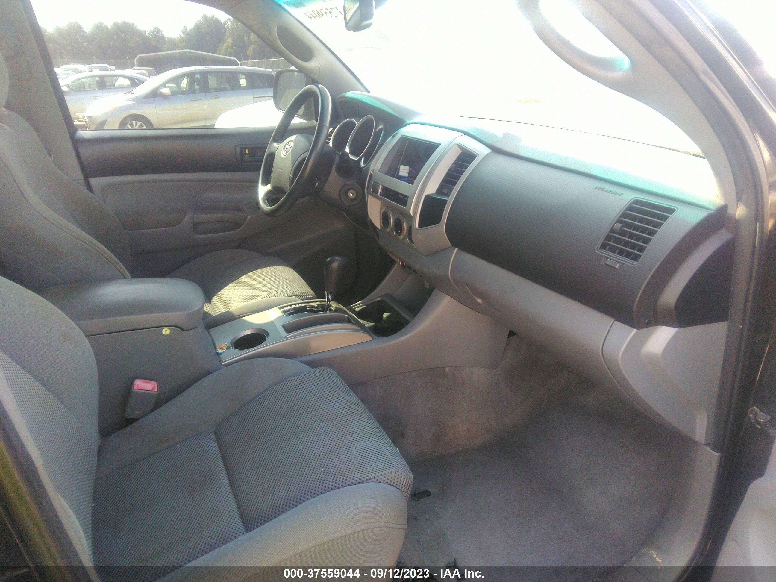 Photo 4 VIN: 3TMJU4GN3AM101050 - TOYOTA TACOMA 