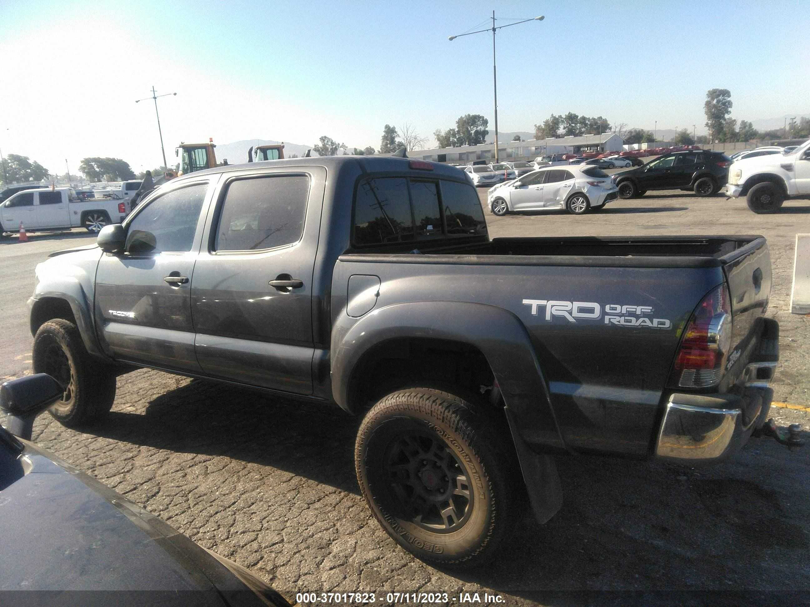 Photo 13 VIN: 3TMJU4GN3EM161142 - TOYOTA TACOMA 