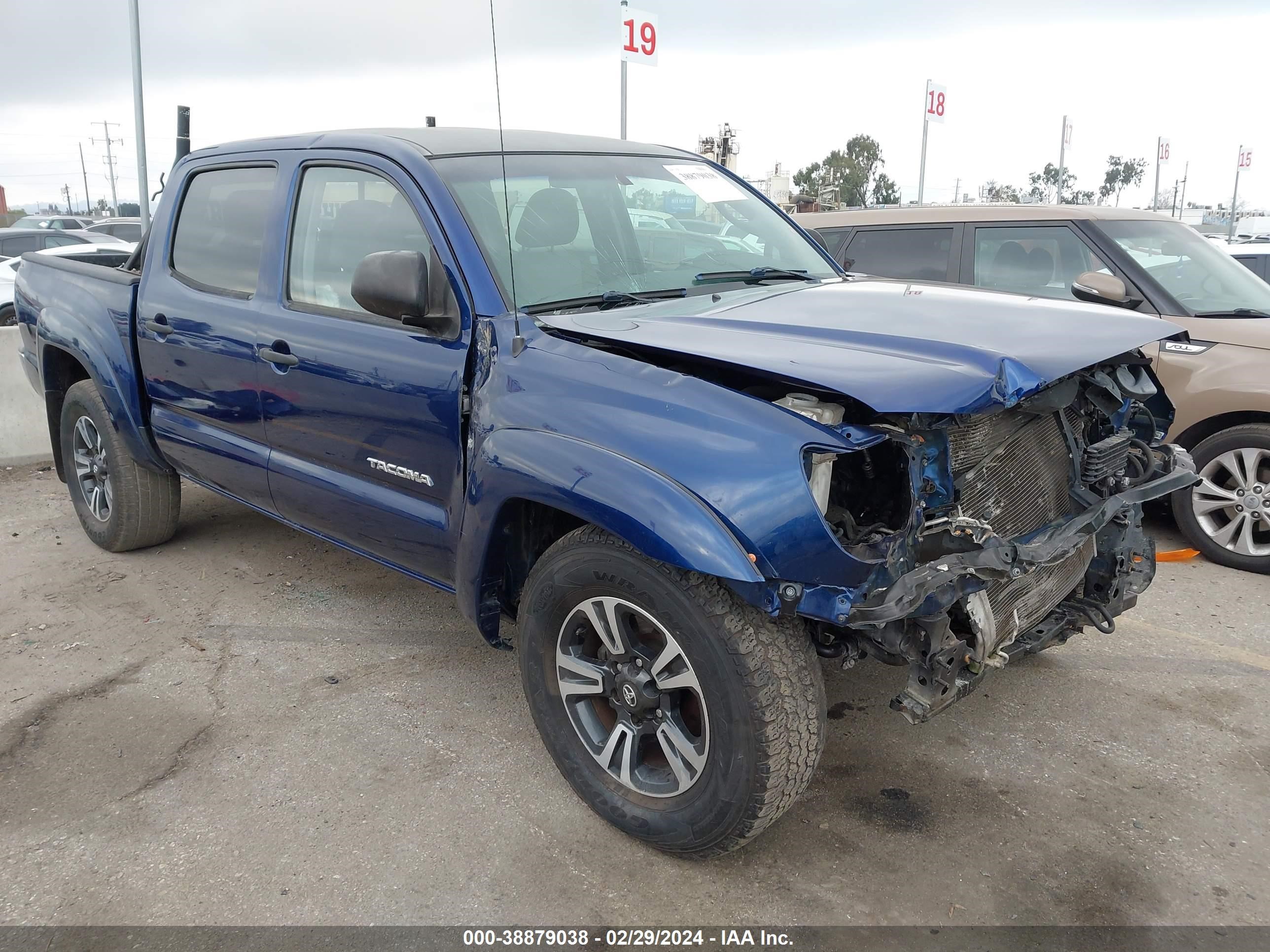 Photo 1 VIN: 3TMJU4GN6FM189230 - TOYOTA TACOMA 