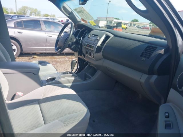 Photo 4 VIN: 3TMJU4GN7BM113591 - TOYOTA TACOMA 