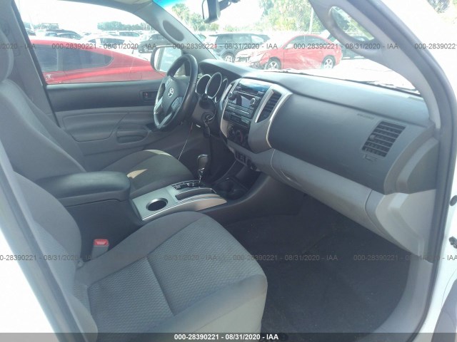 Photo 4 VIN: 3TMJU4GN7CM137083 - TOYOTA TACOMA 