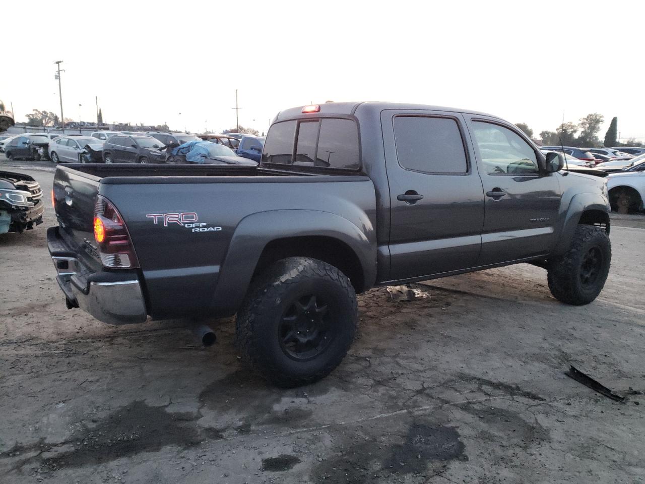 Photo 2 VIN: 3TMJU4GNXAM096235 - TOYOTA TACOMA 