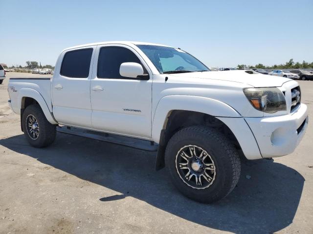 Photo 3 VIN: 3TMJU4GNXAM099930 - TOYOTA TACOMA DOU 