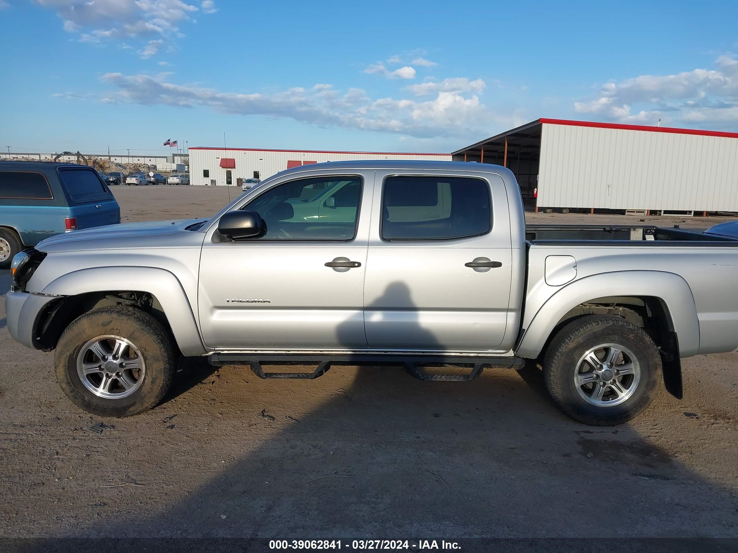 Photo 13 VIN: 3TMJU4GNXAM101501 - TOYOTA TACOMA 