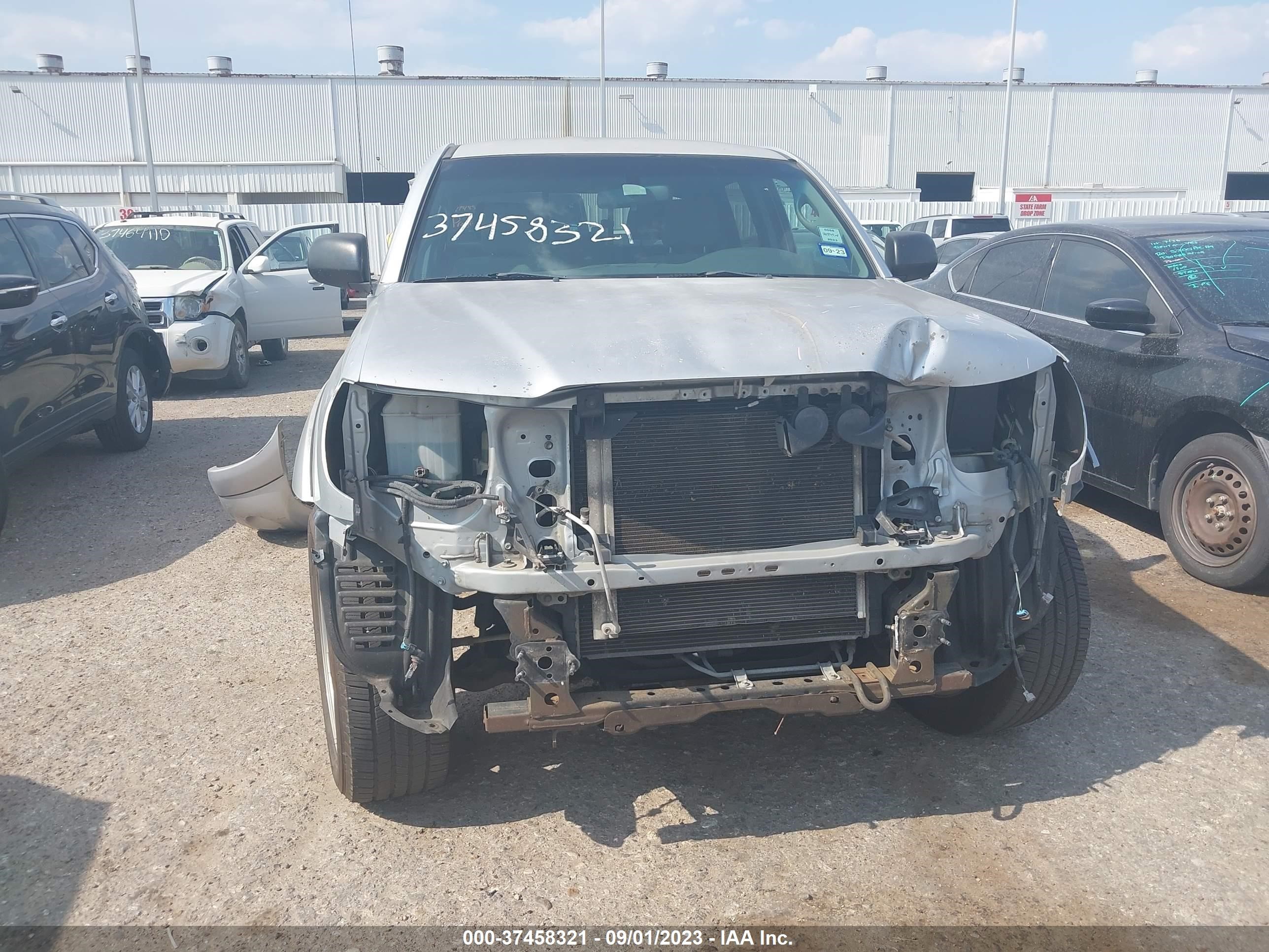 Photo 12 VIN: 3TMJU62N38M050016 - TOYOTA TACOMA 