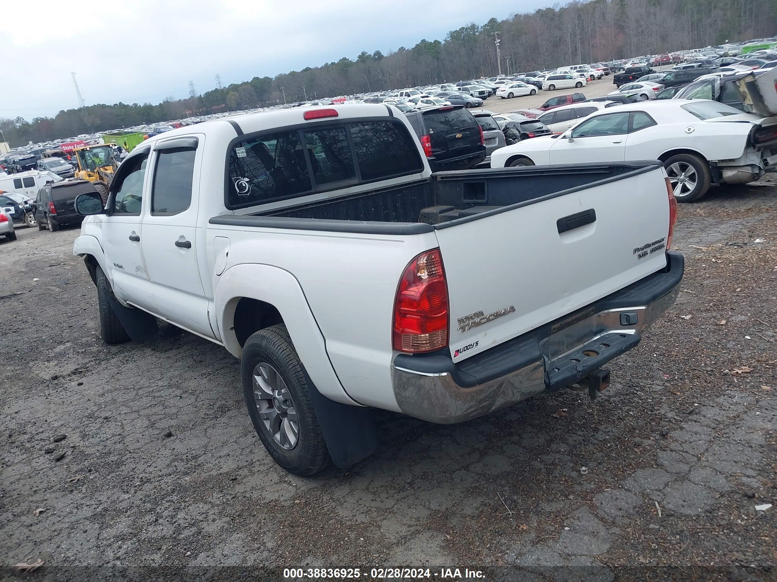 Photo 2 VIN: 3TMJU62N47M030114 - TOYOTA TACOMA 