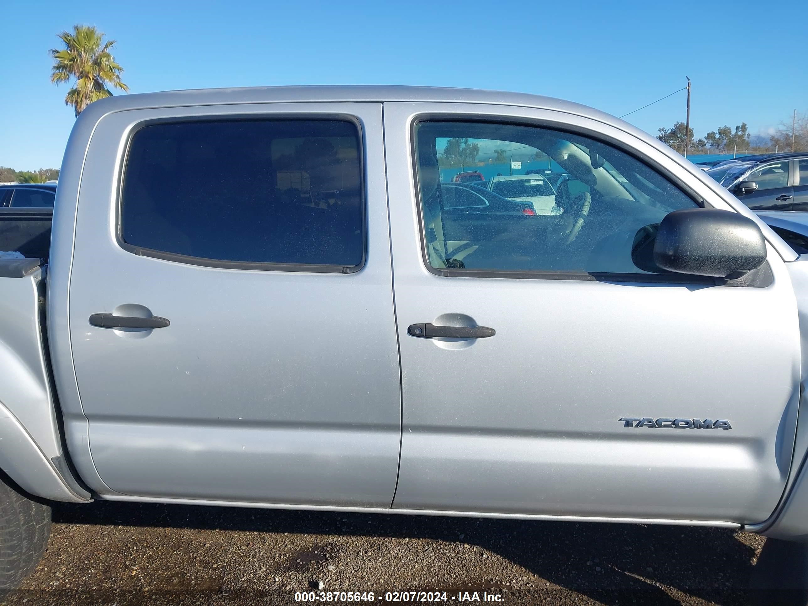 Photo 12 VIN: 3TMJU62N49M089599 - TOYOTA TACOMA 