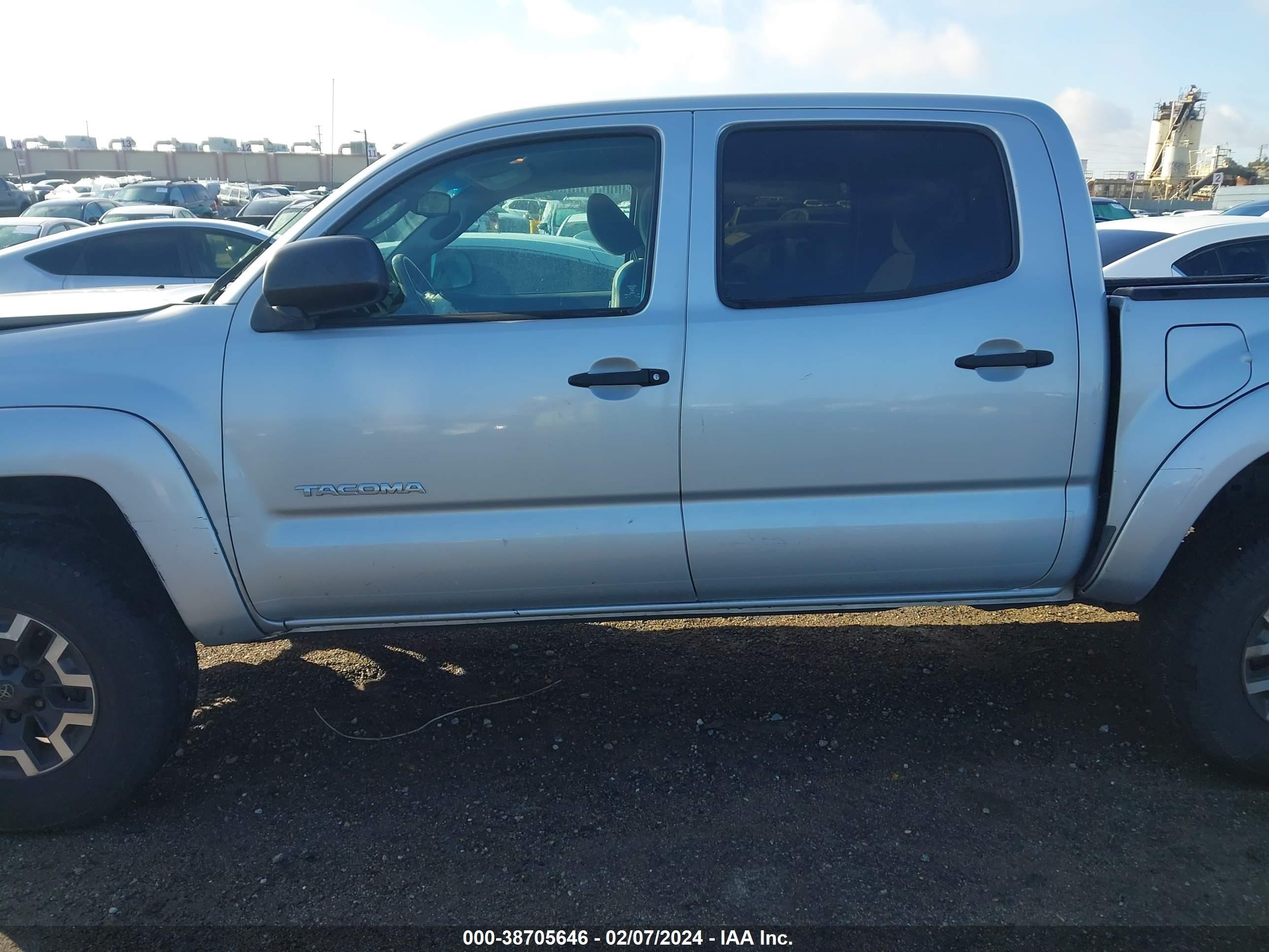 Photo 13 VIN: 3TMJU62N49M089599 - TOYOTA TACOMA 