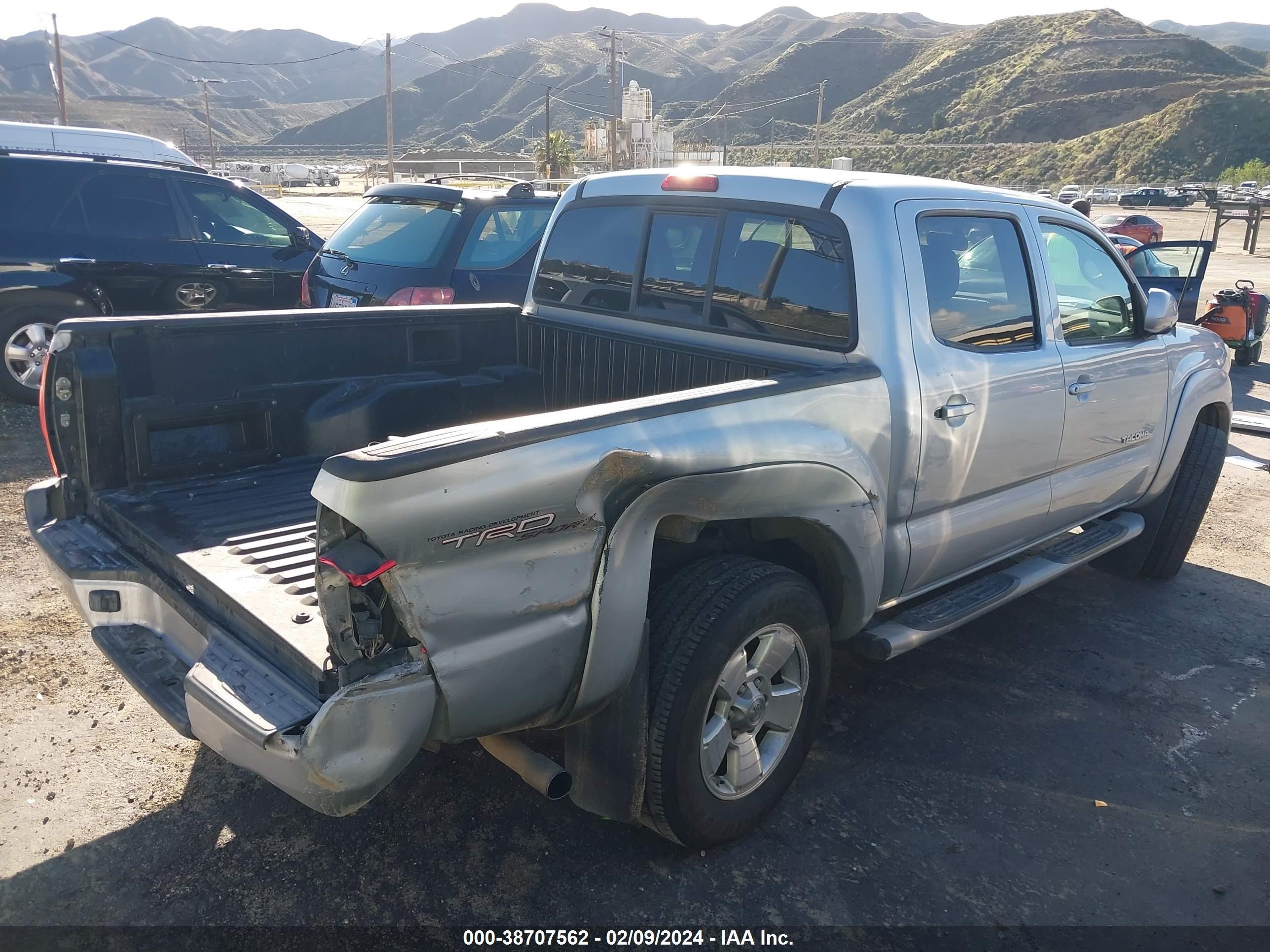 Photo 3 VIN: 3TMJU62N56M022246 - TOYOTA TACOMA 