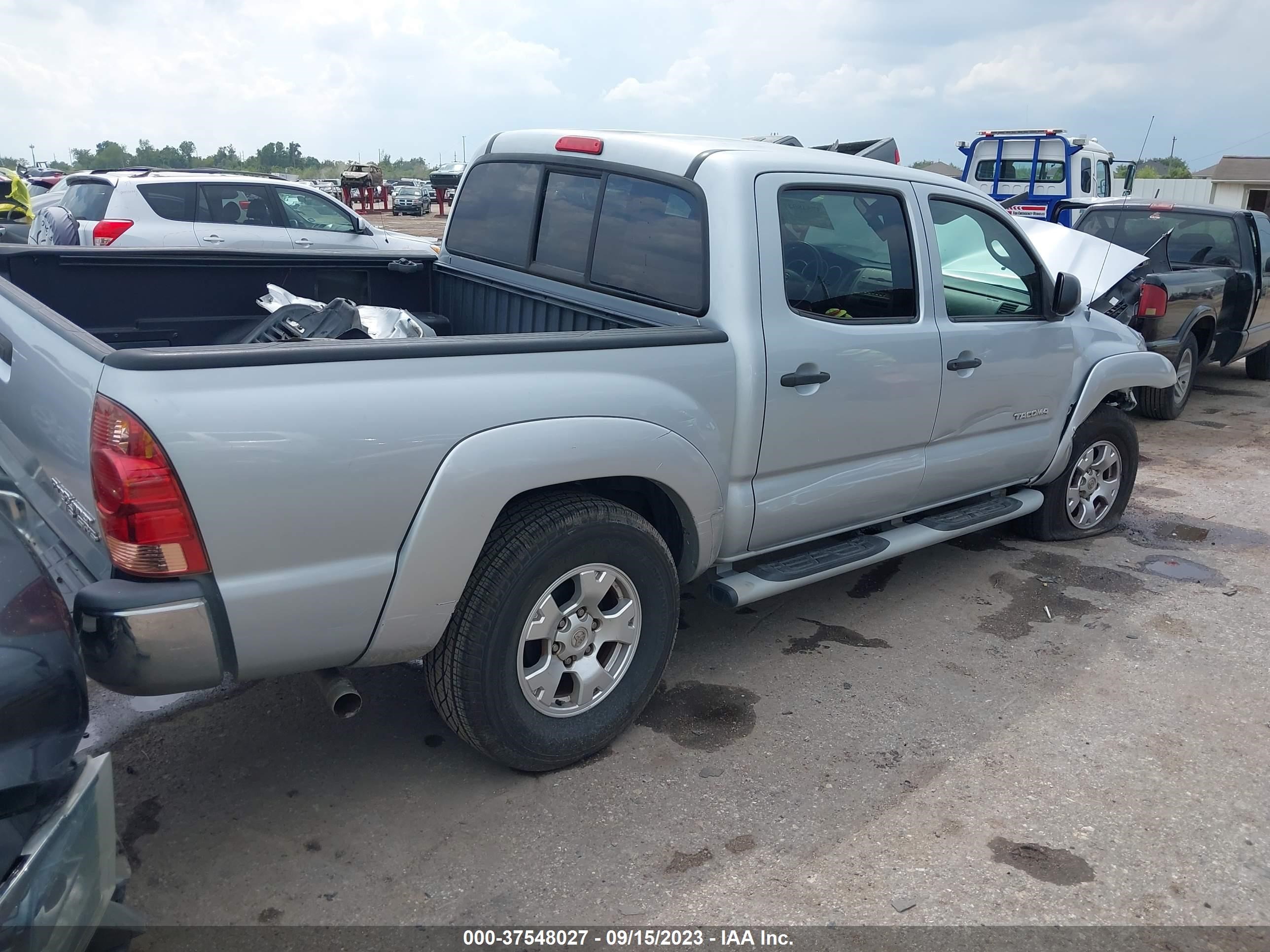 Photo 3 VIN: 3TMJU62N65M005048 - TOYOTA TACOMA 