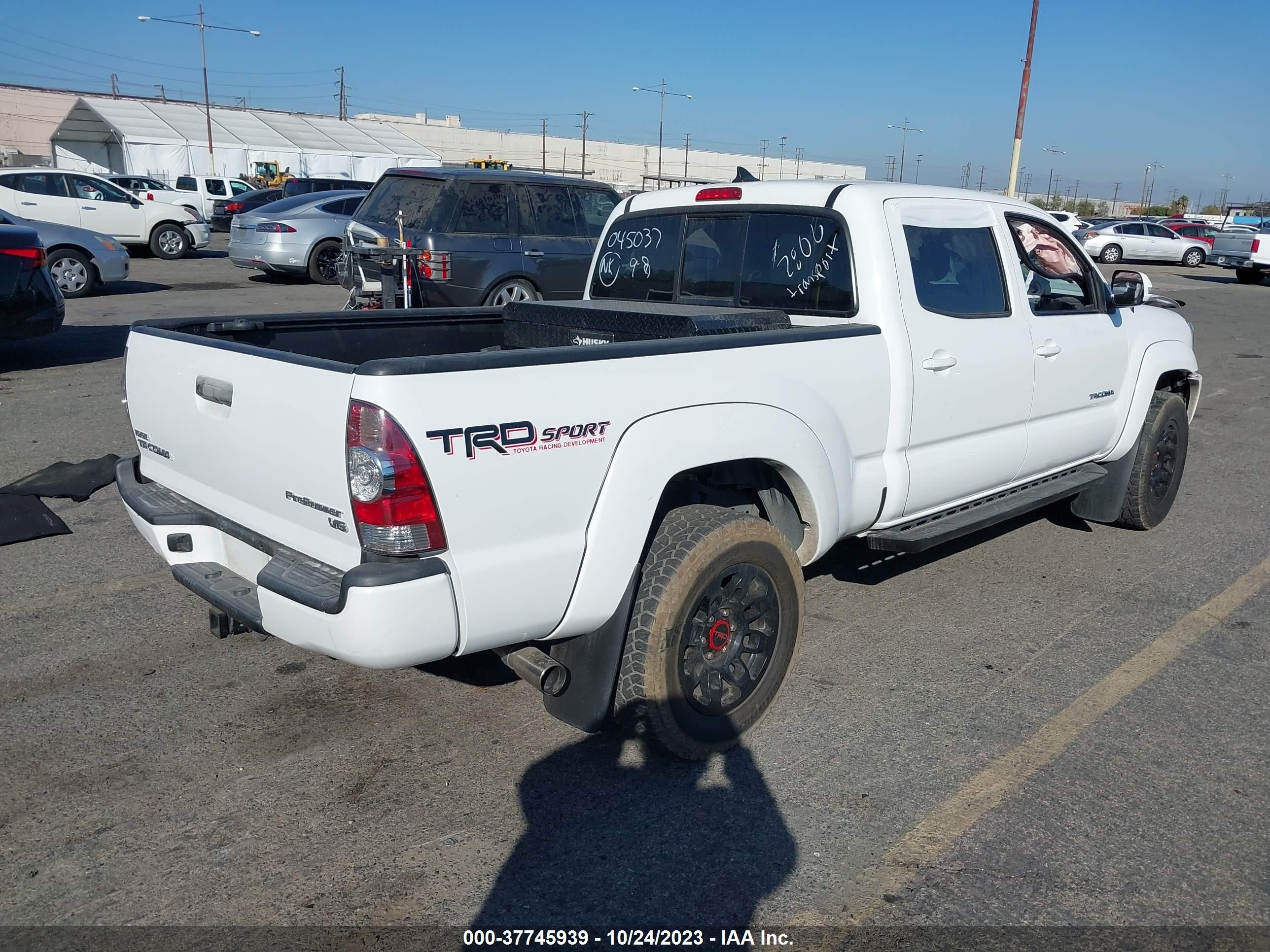 Photo 3 VIN: 3TMKU4HN1FM045037 - TOYOTA TACOMA 