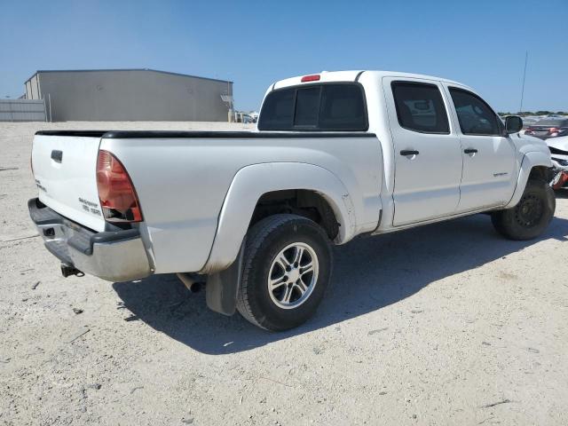 Photo 2 VIN: 3TMKU4HNXAM026611 - TOYOTA TACOMA DOU 