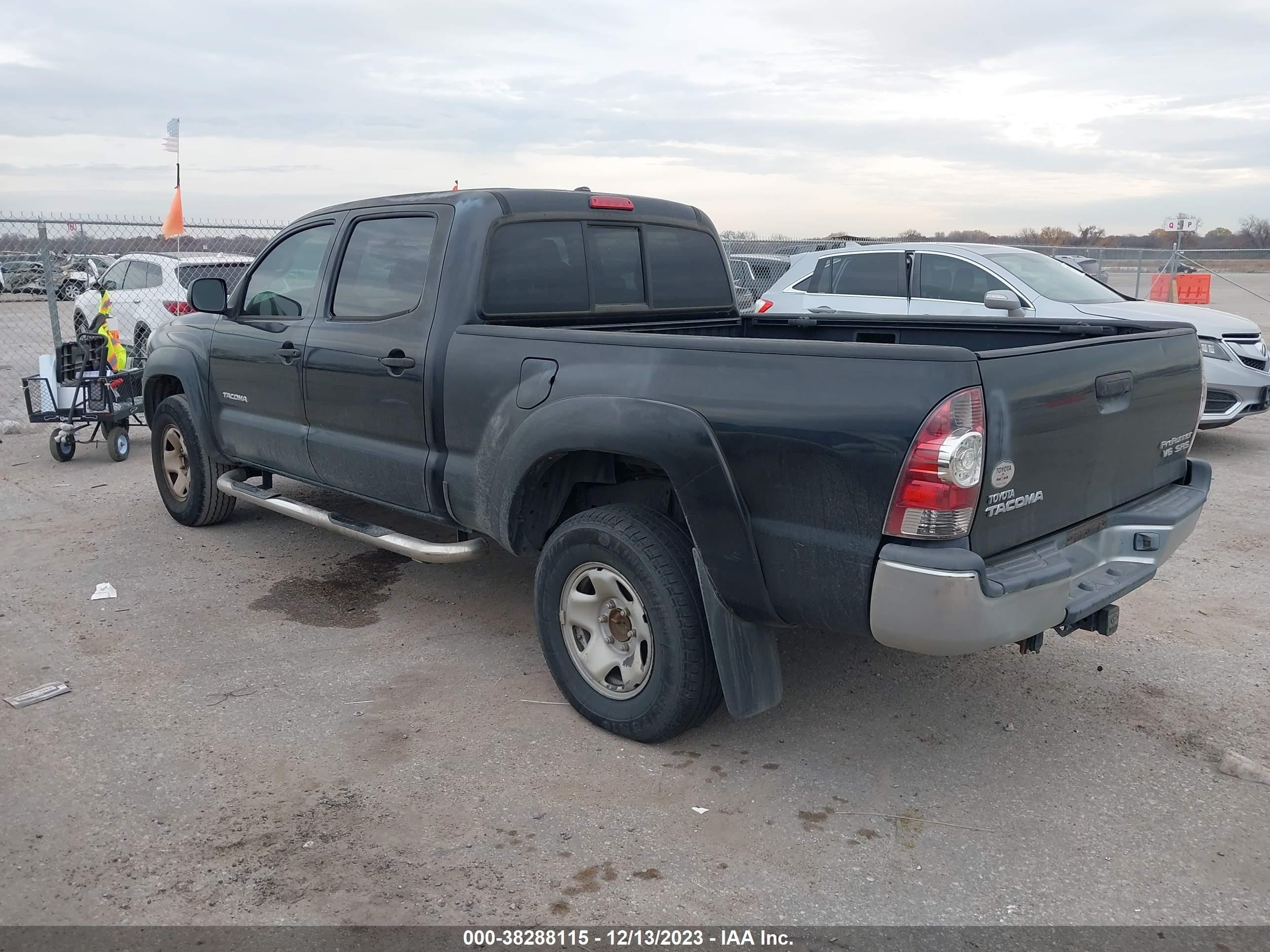 Photo 2 VIN: 3TMKU72N39M019604 - TOYOTA TACOMA 