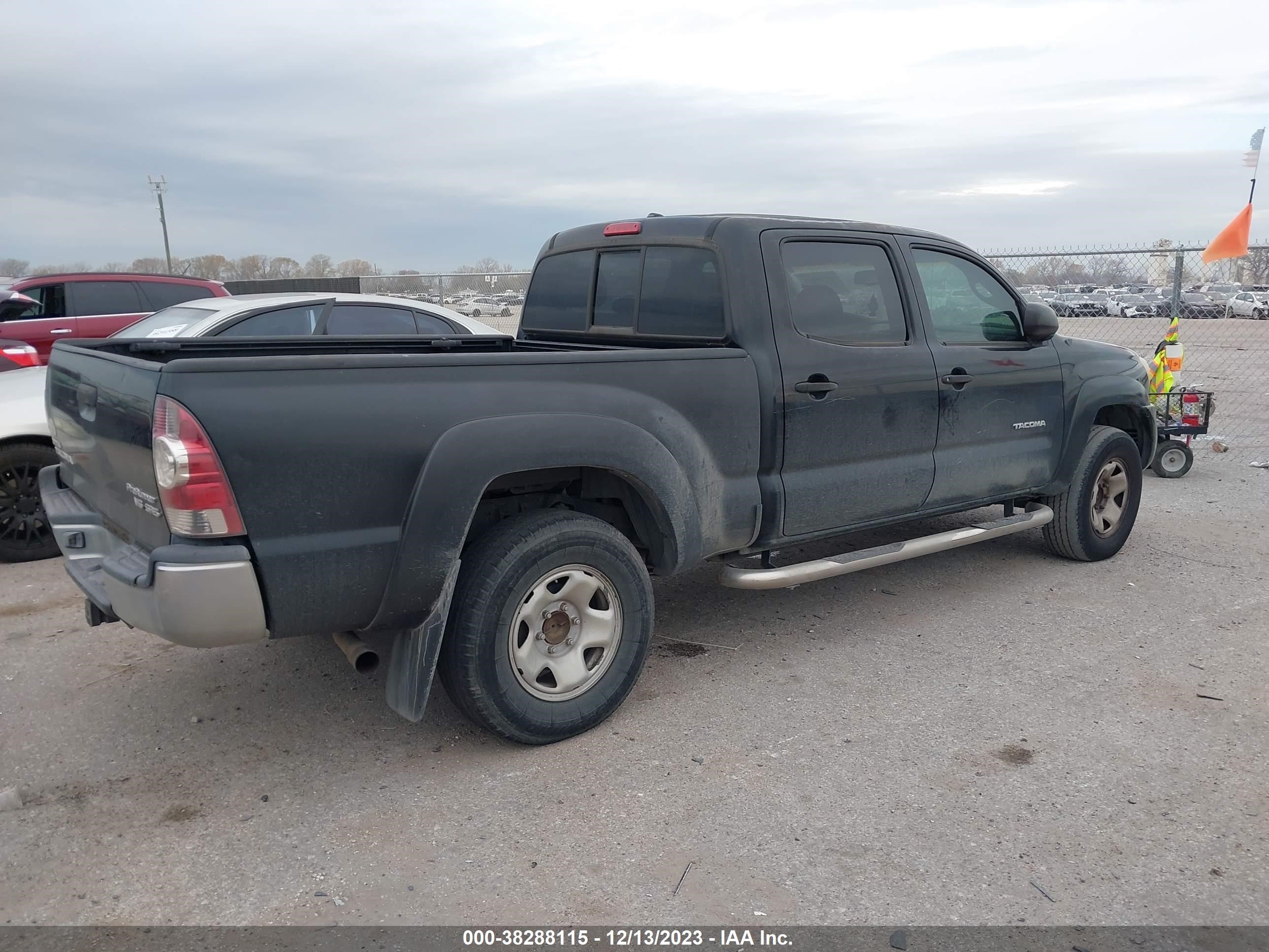 Photo 3 VIN: 3TMKU72N39M019604 - TOYOTA TACOMA 