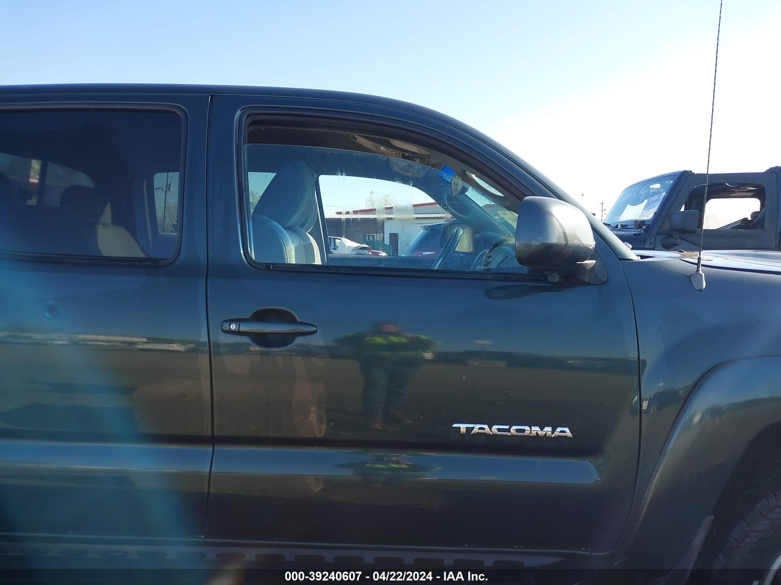 Photo 12 VIN: 3TMKU72N69M018561 - TOYOTA TACOMA 