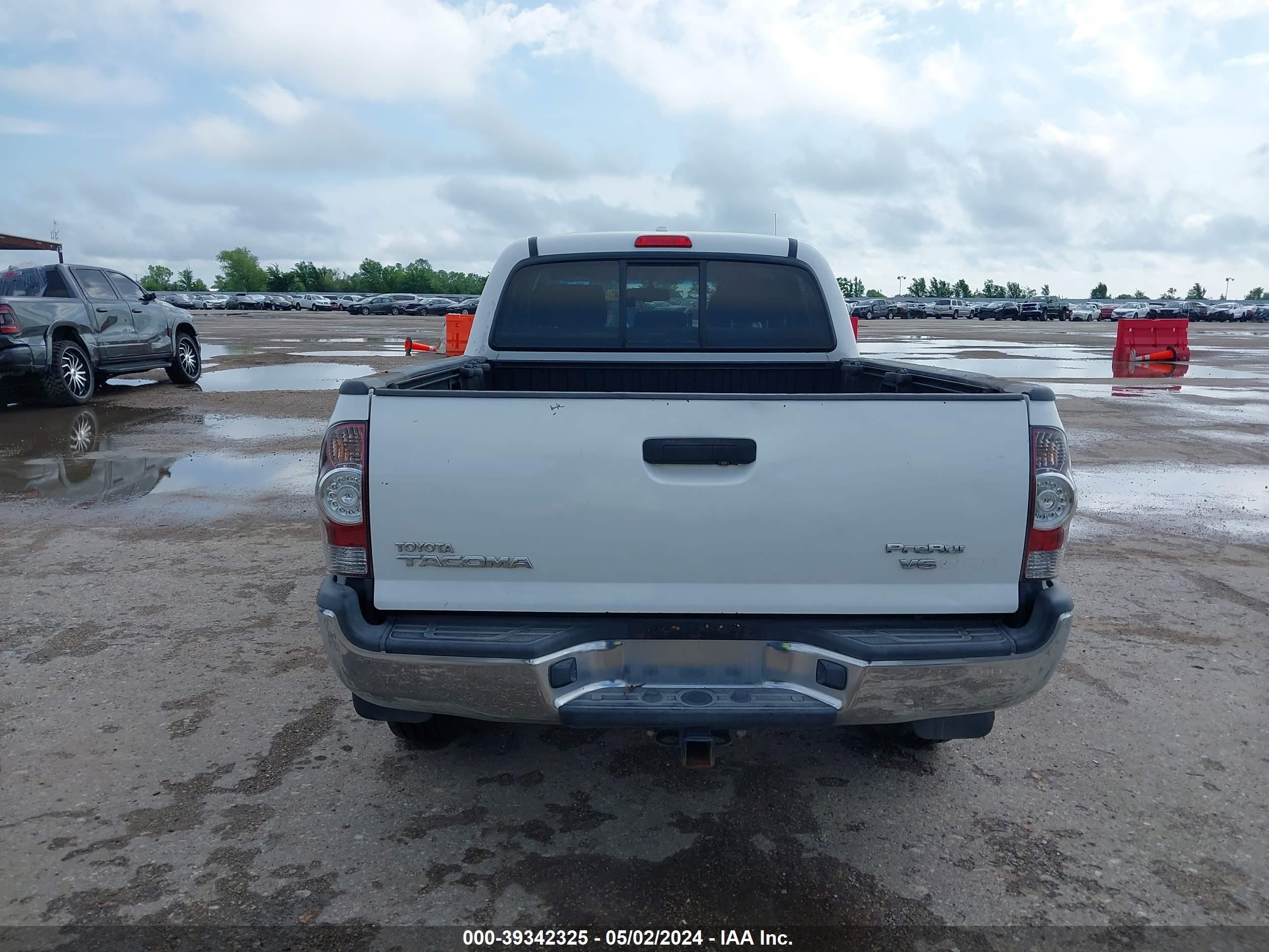 Photo 15 VIN: 3TMKU72N69M018866 - TOYOTA TACOMA 