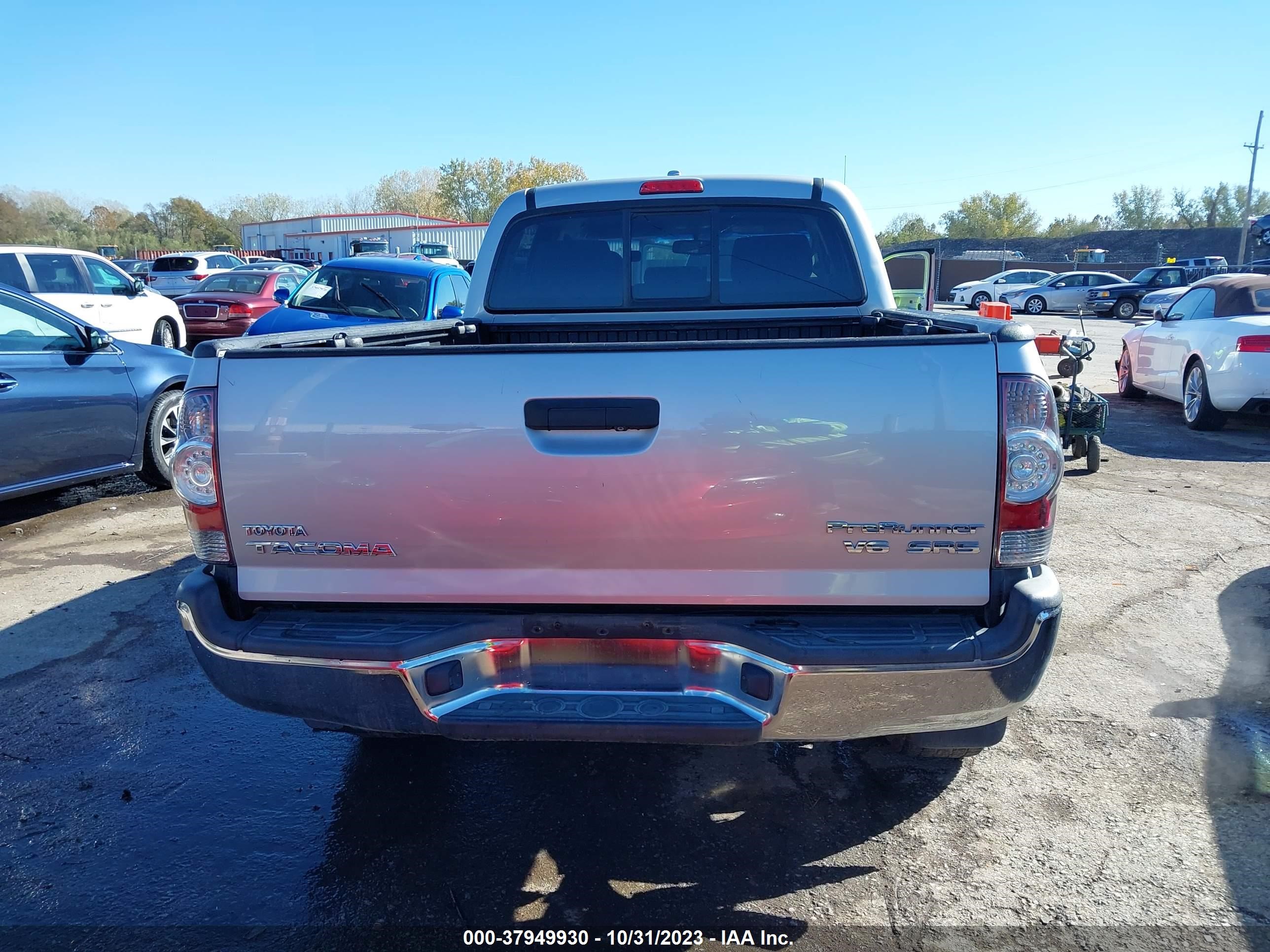 Photo 16 VIN: 3TMKU72N69M020634 - TOYOTA TACOMA 