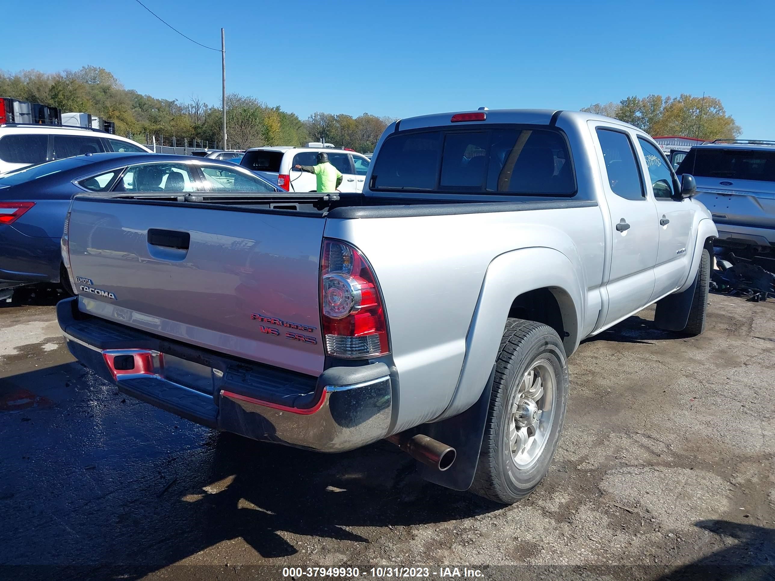 Photo 3 VIN: 3TMKU72N69M020634 - TOYOTA TACOMA 