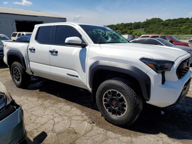 Photo 3 VIN: 3TMLB5JN7RM005995 - TOYOTA TACOMA 