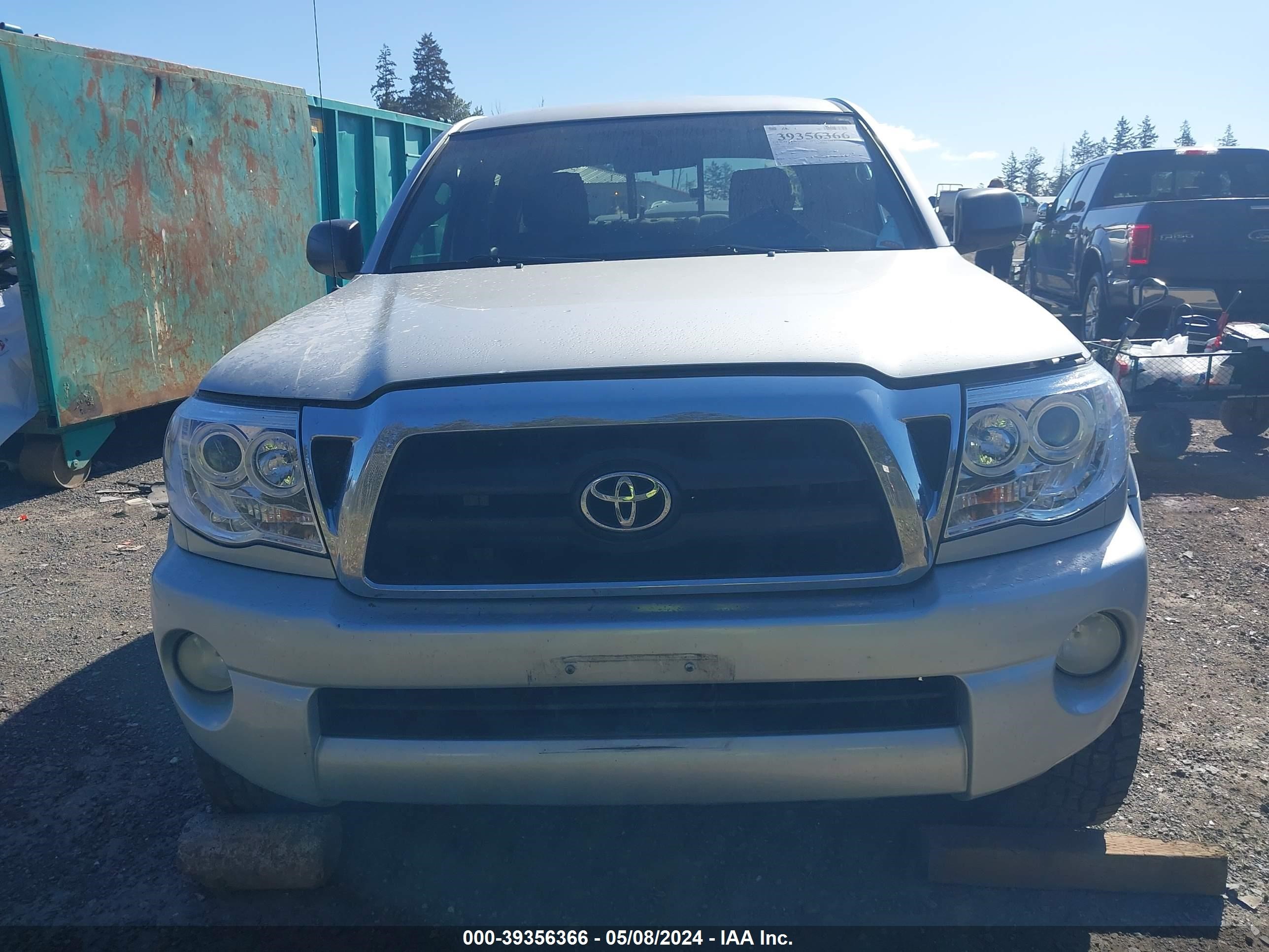 Photo 11 VIN: 3TMLU42N18M013947 - TOYOTA TACOMA 