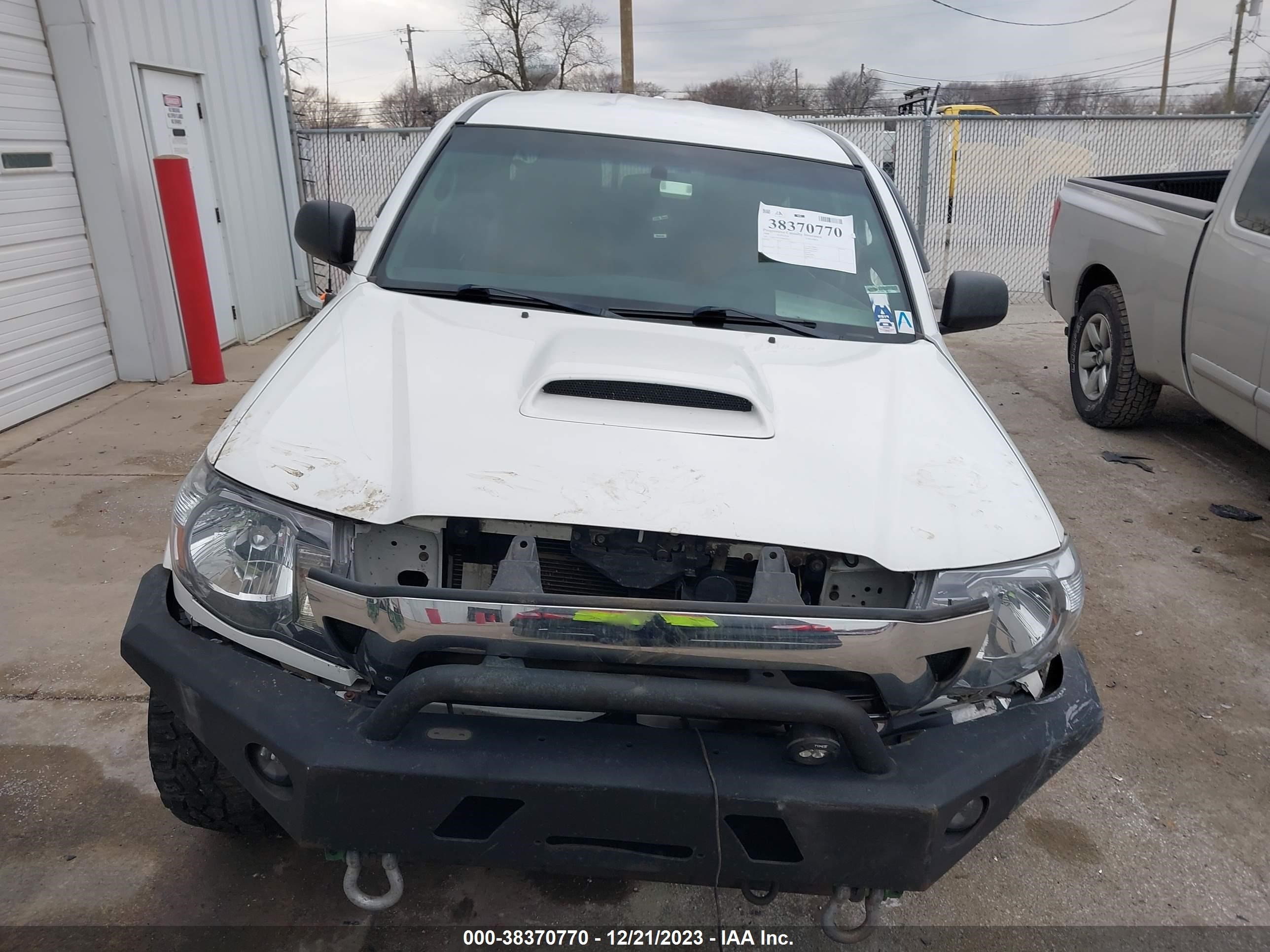 Photo 11 VIN: 3TMLU42N19M026652 - TOYOTA TACOMA 