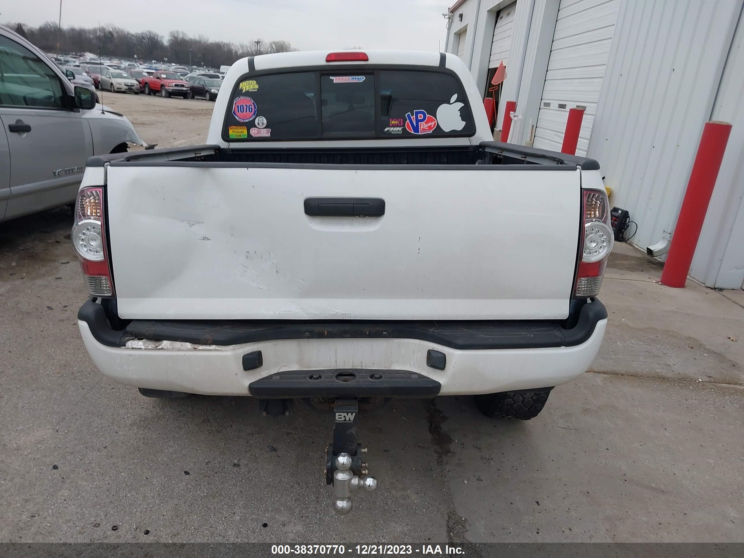 Photo 15 VIN: 3TMLU42N19M026652 - TOYOTA TACOMA 