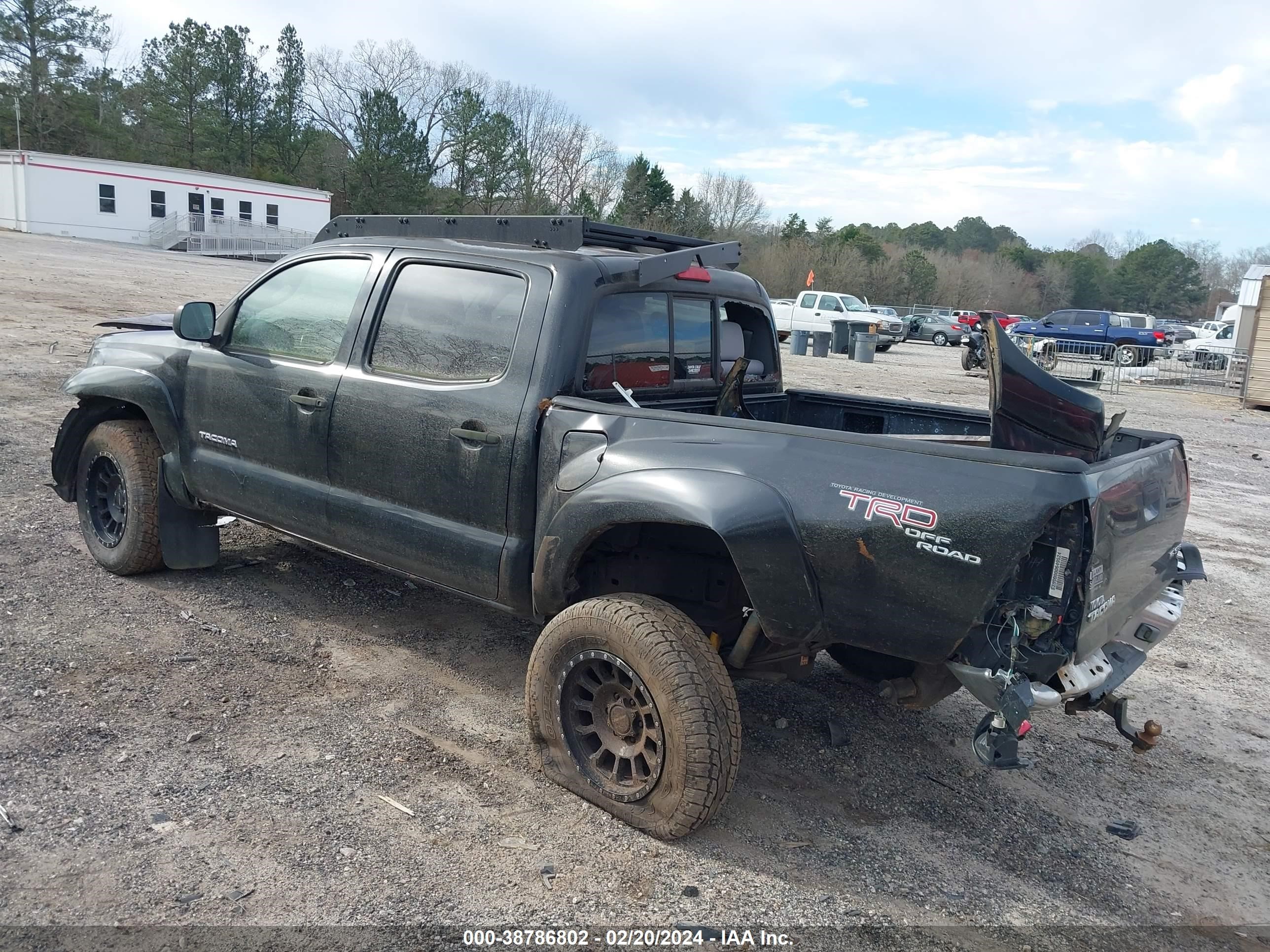 Photo 2 VIN: 3TMLU42N26M007717 - TOYOTA TACOMA 