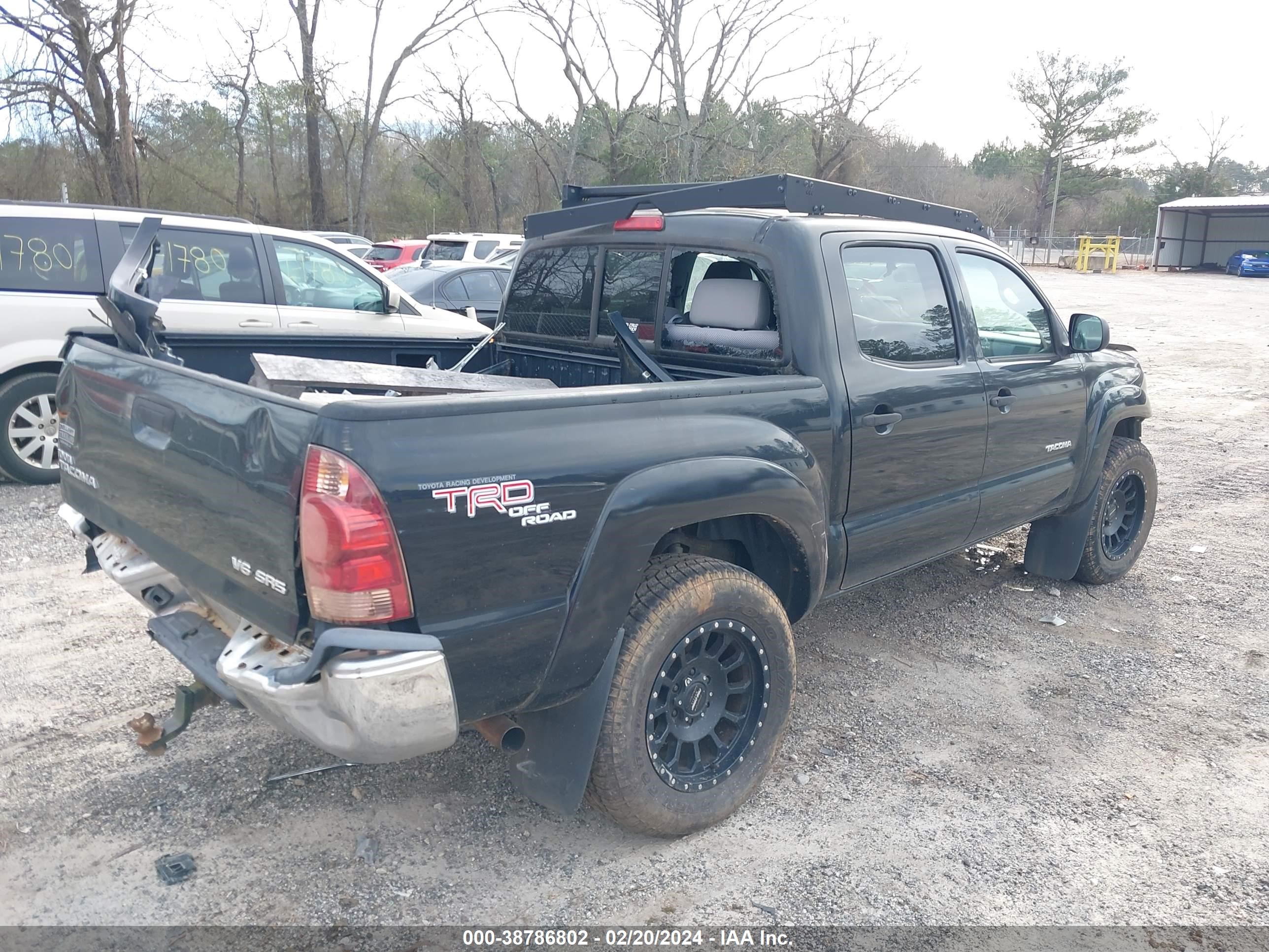 Photo 3 VIN: 3TMLU42N26M007717 - TOYOTA TACOMA 