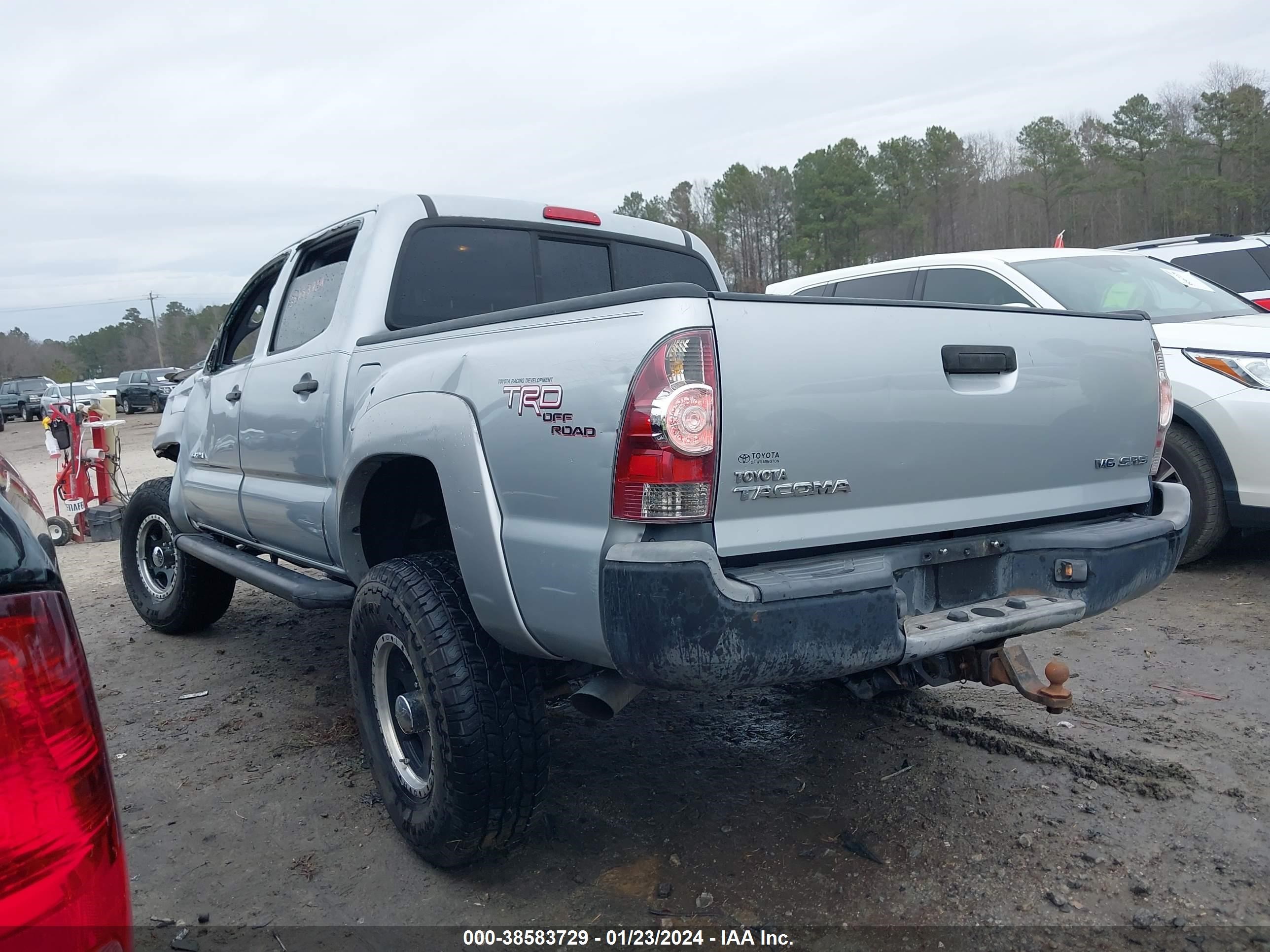 Photo 2 VIN: 3TMLU42N66M005758 - TOYOTA TACOMA 