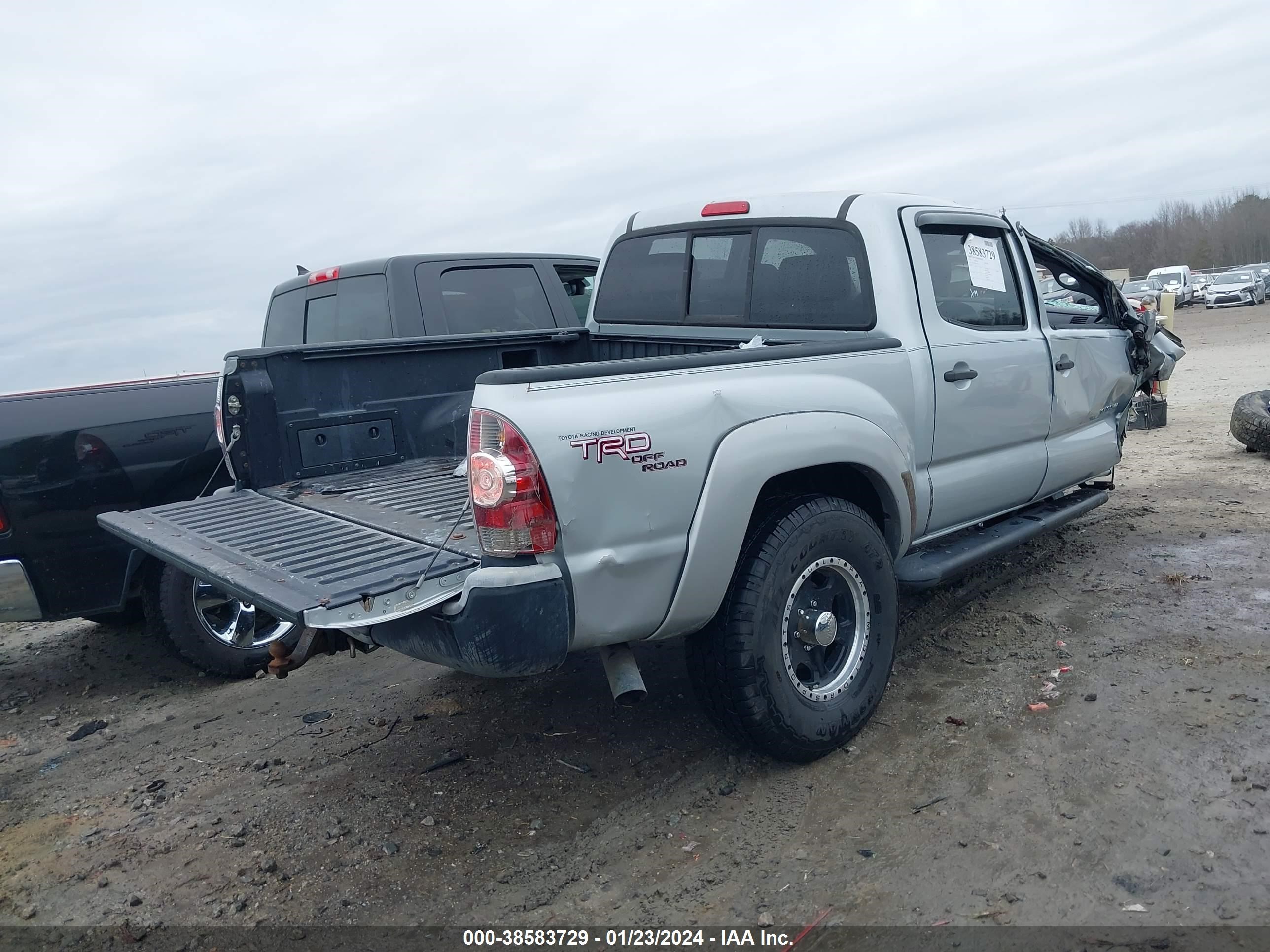 Photo 3 VIN: 3TMLU42N66M005758 - TOYOTA TACOMA 