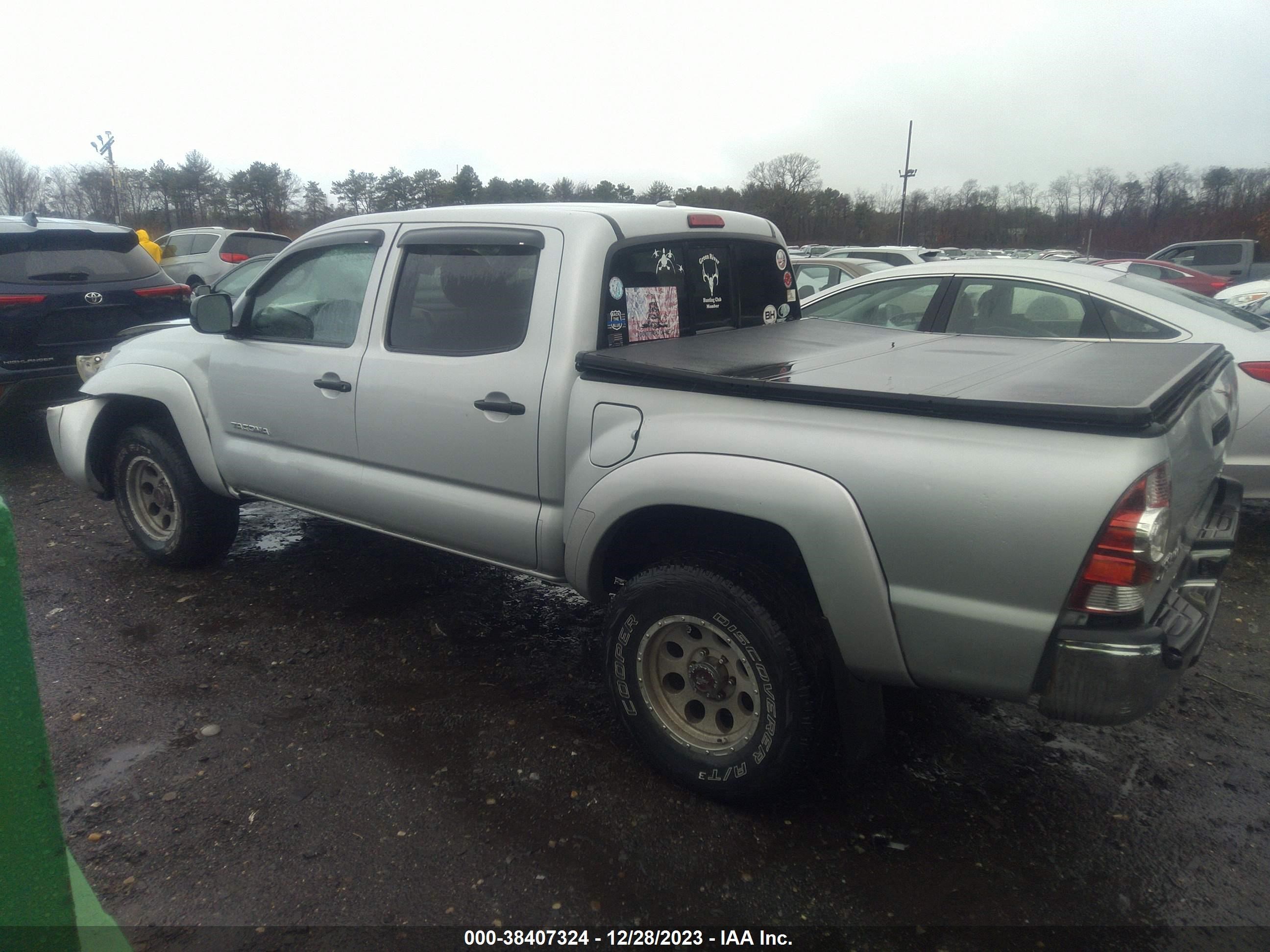 Photo 13 VIN: 3TMLU42NX9M020509 - TOYOTA TACOMA 