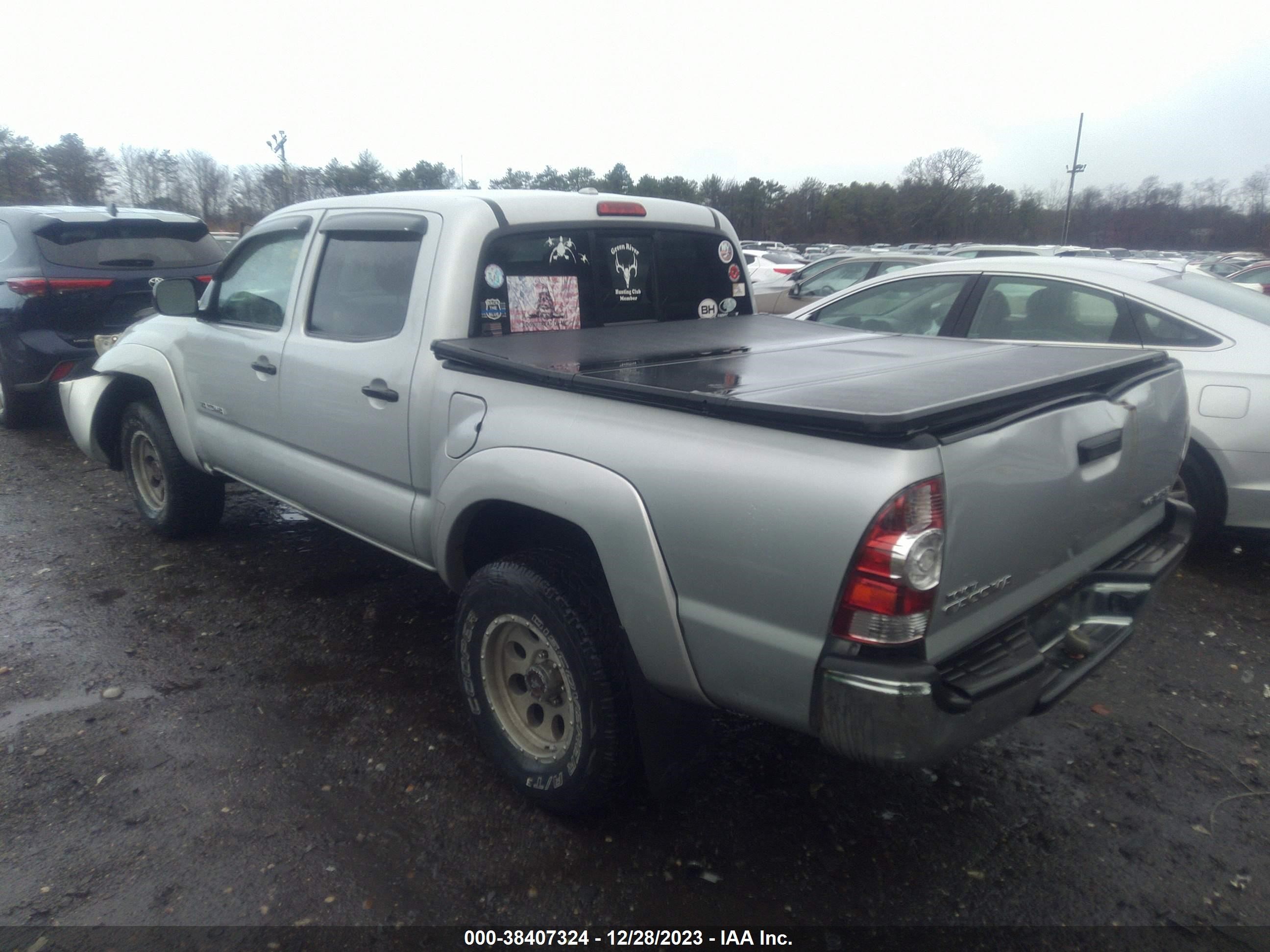 Photo 2 VIN: 3TMLU42NX9M020509 - TOYOTA TACOMA 