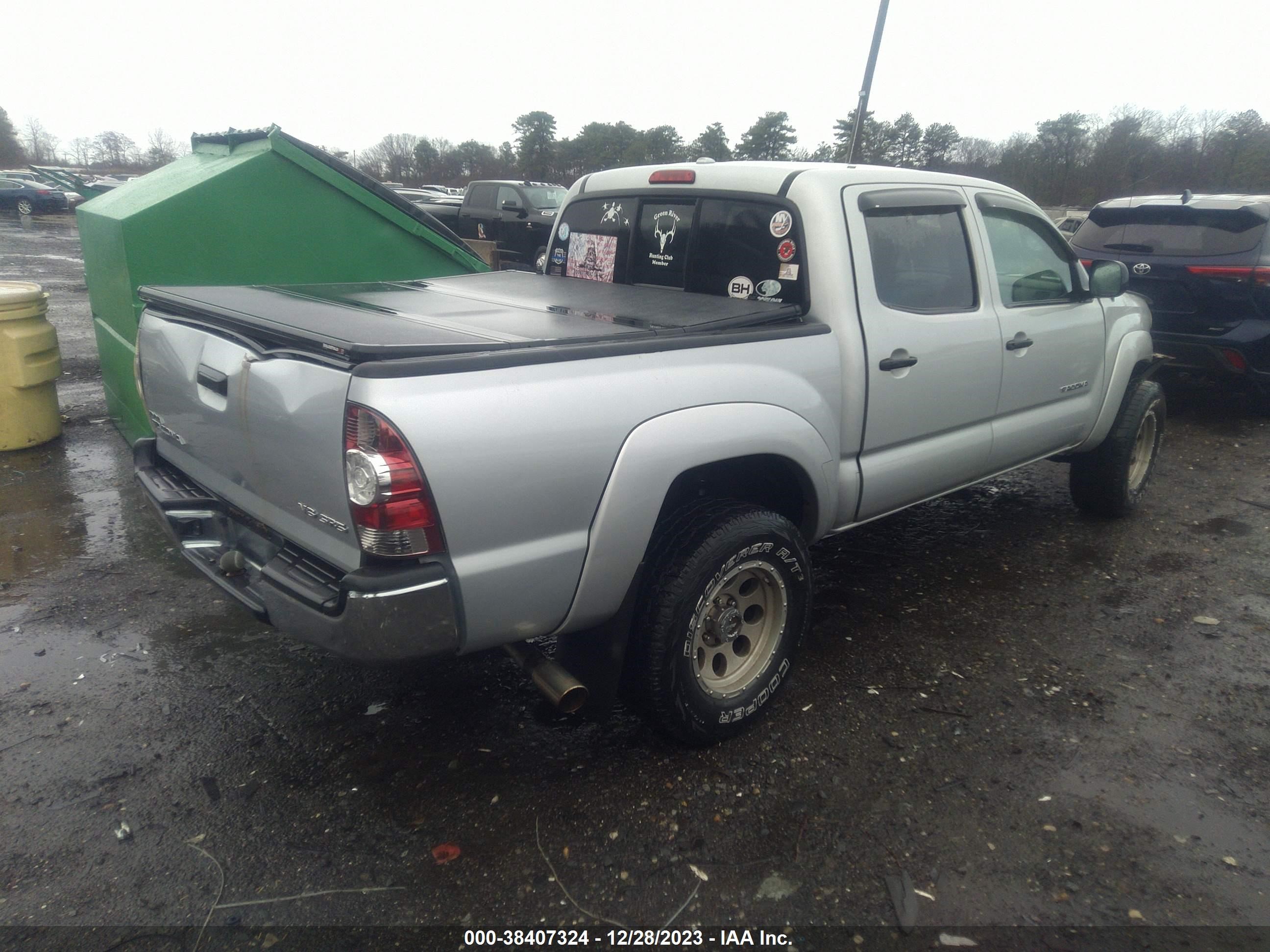 Photo 3 VIN: 3TMLU42NX9M020509 - TOYOTA TACOMA 