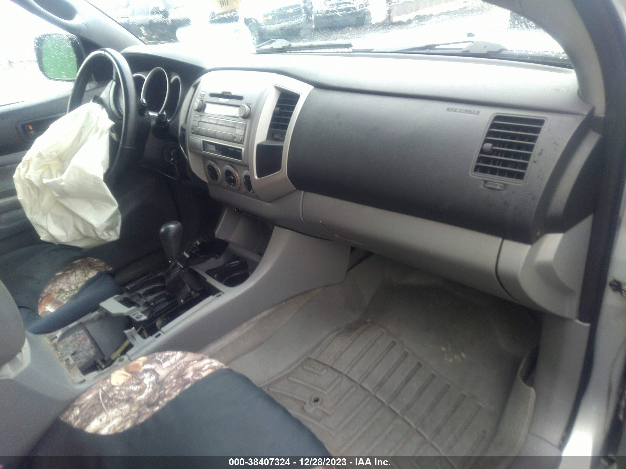 Photo 4 VIN: 3TMLU42NX9M020509 - TOYOTA TACOMA 