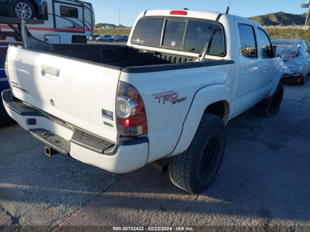 Photo 3 VIN: 3TMLU4EN0BM061801 - TOYOTA TACOMA 