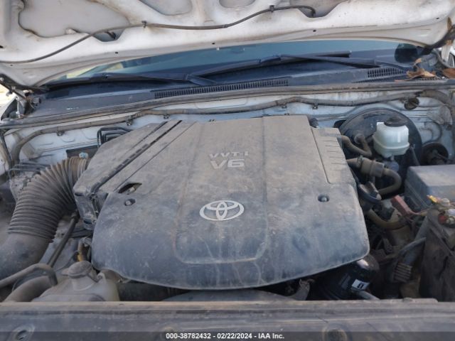 Photo 9 VIN: 3TMLU4EN0BM061801 - TOYOTA TACOMA 