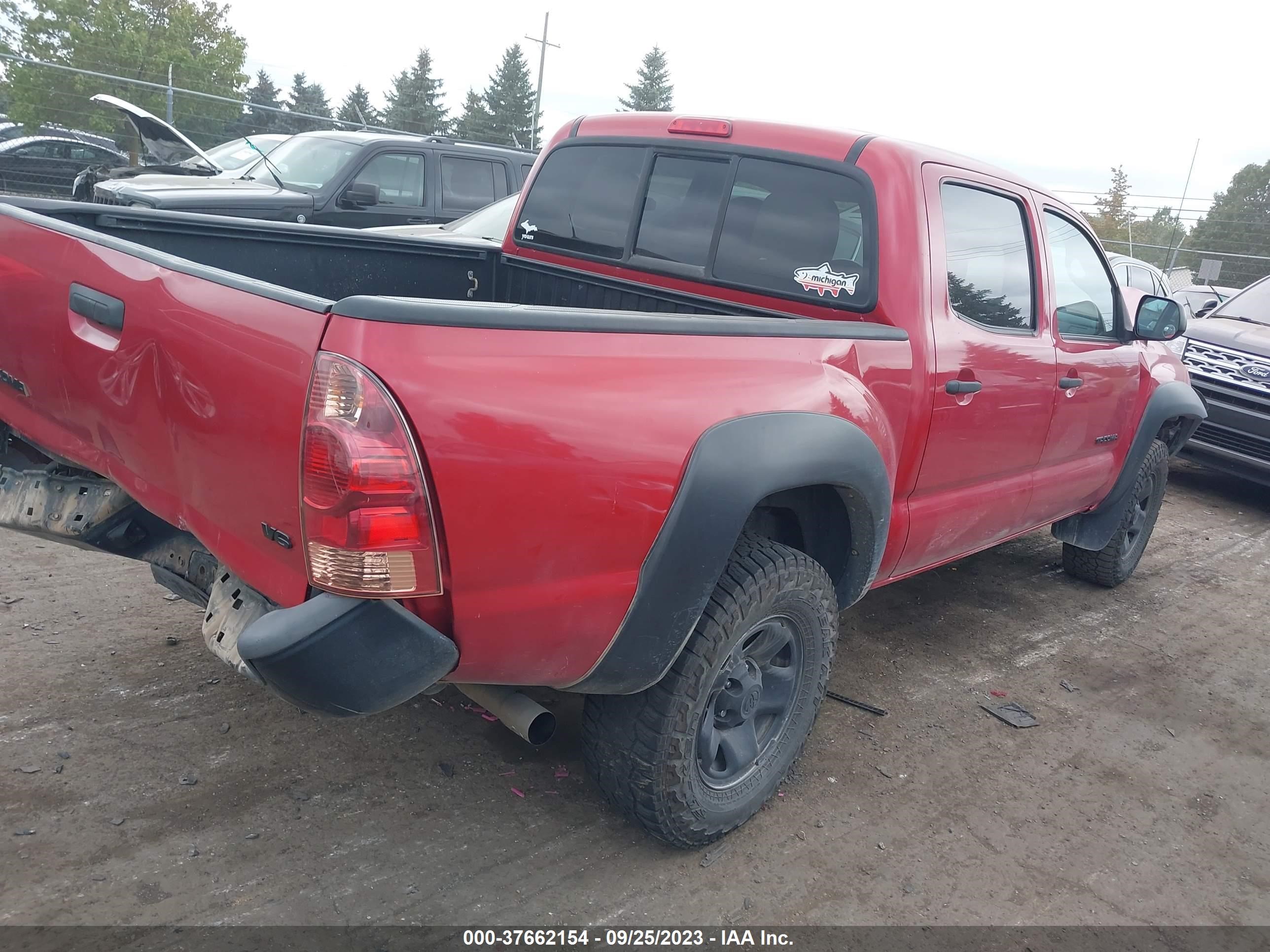 Photo 3 VIN: 3TMLU4EN0EM161384 - TOYOTA TACOMA 