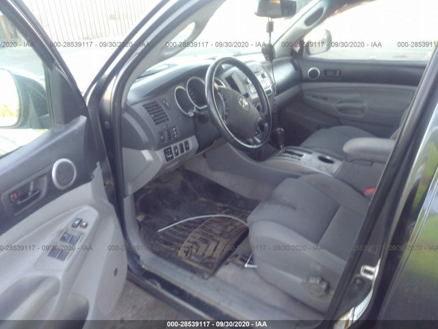 Photo 4 VIN: 3TMLU4EN1BM057255 - TOYOTA TACOMA 